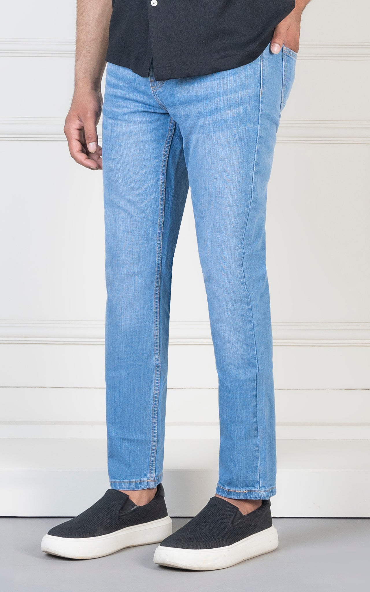 STRAIGHT FIT JEANS LIGHT BLUE
