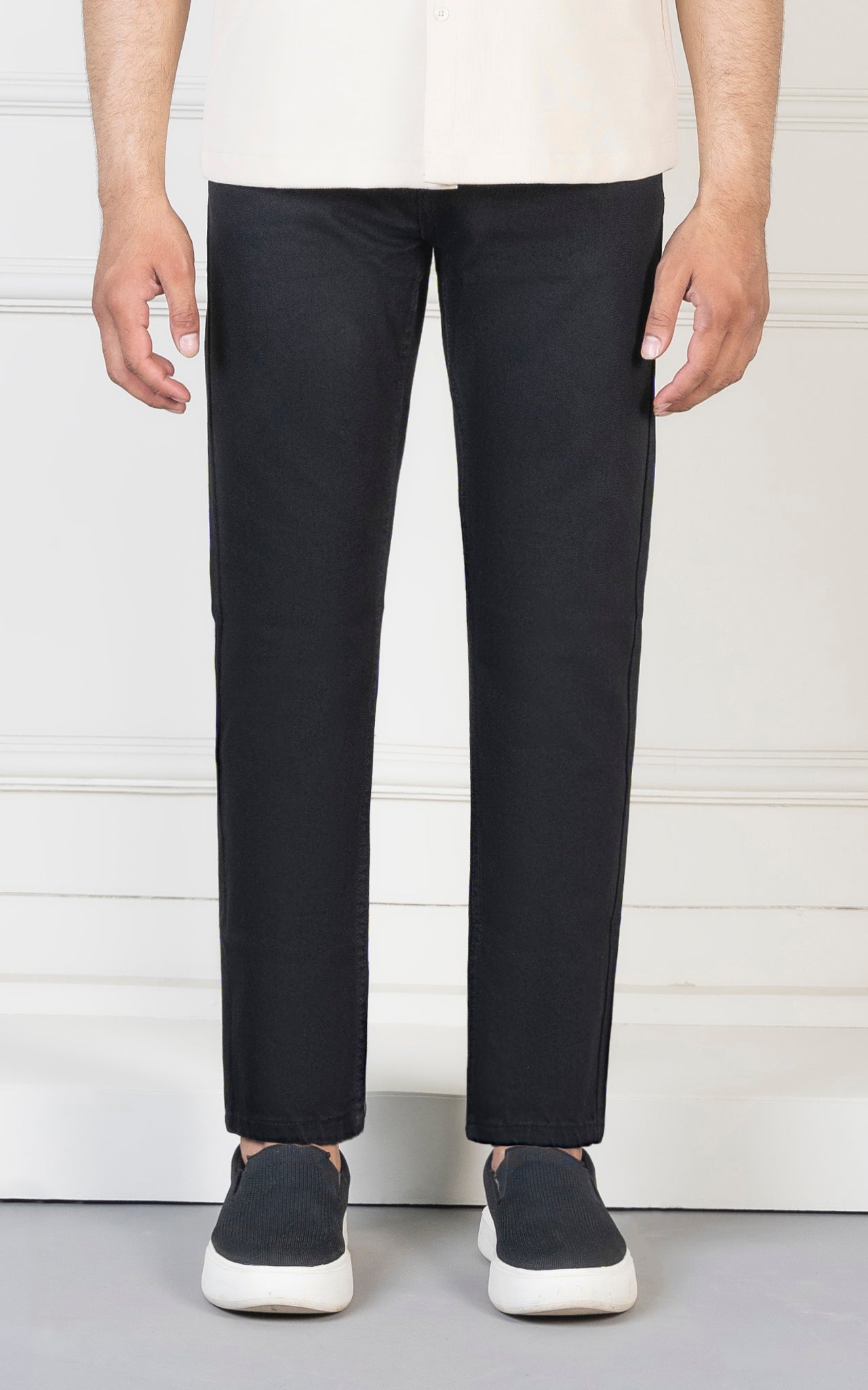 STRAIGHT FIT JEAN BLACK