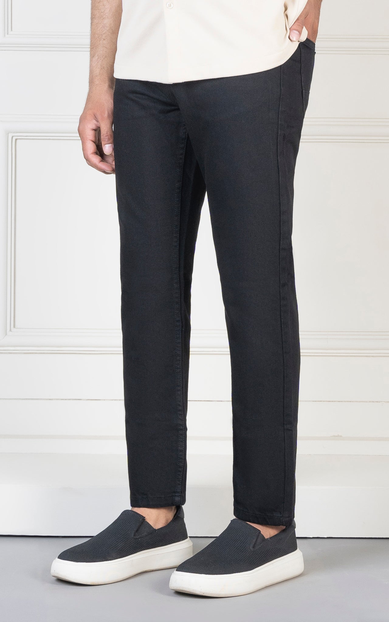 STRAIGHT FIT JEAN BLACK