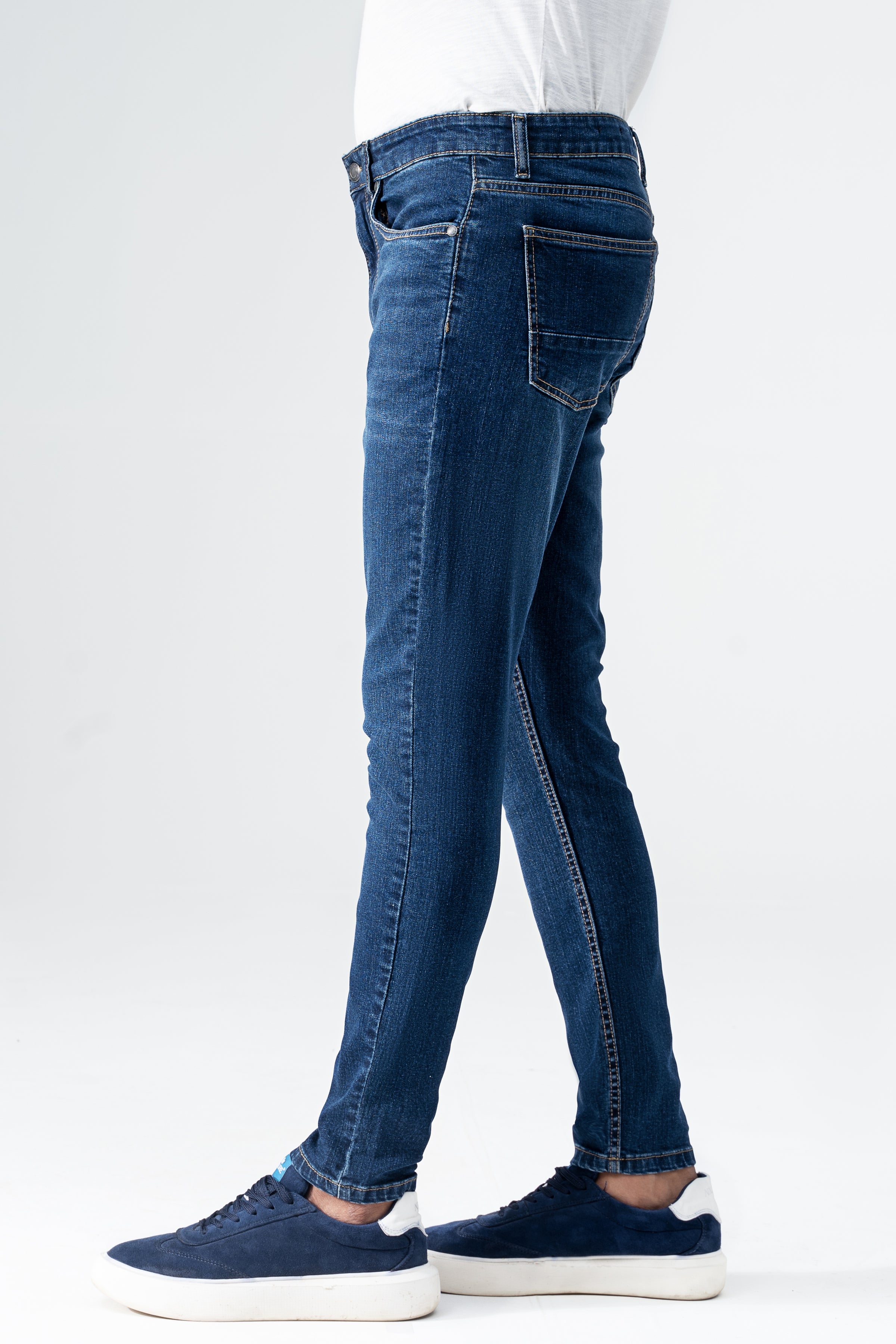 Skinny-fit dark blue denim jeans with back pockets