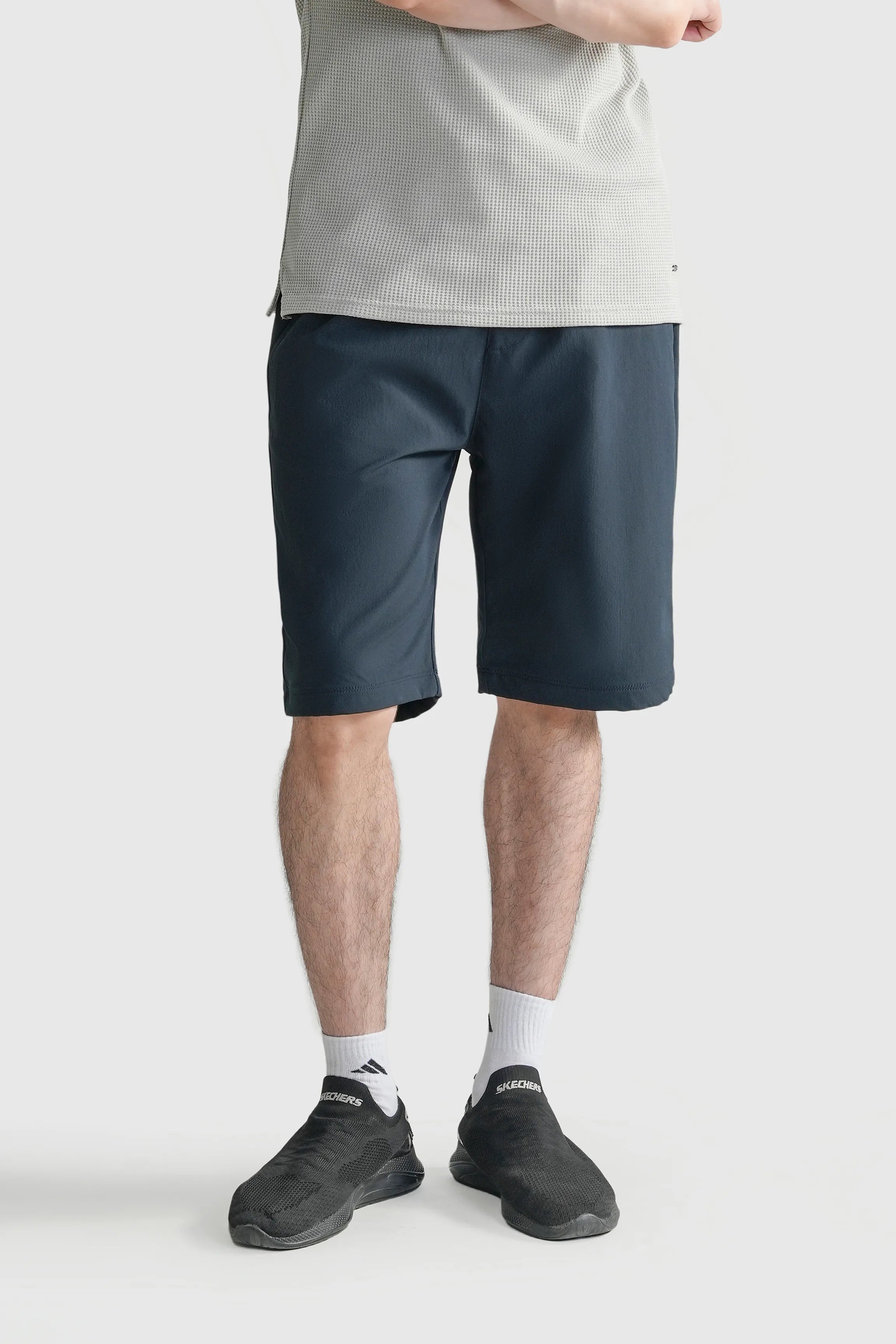 Navy regular-fit shorts, front view, straight hem and elastic drawstring waist