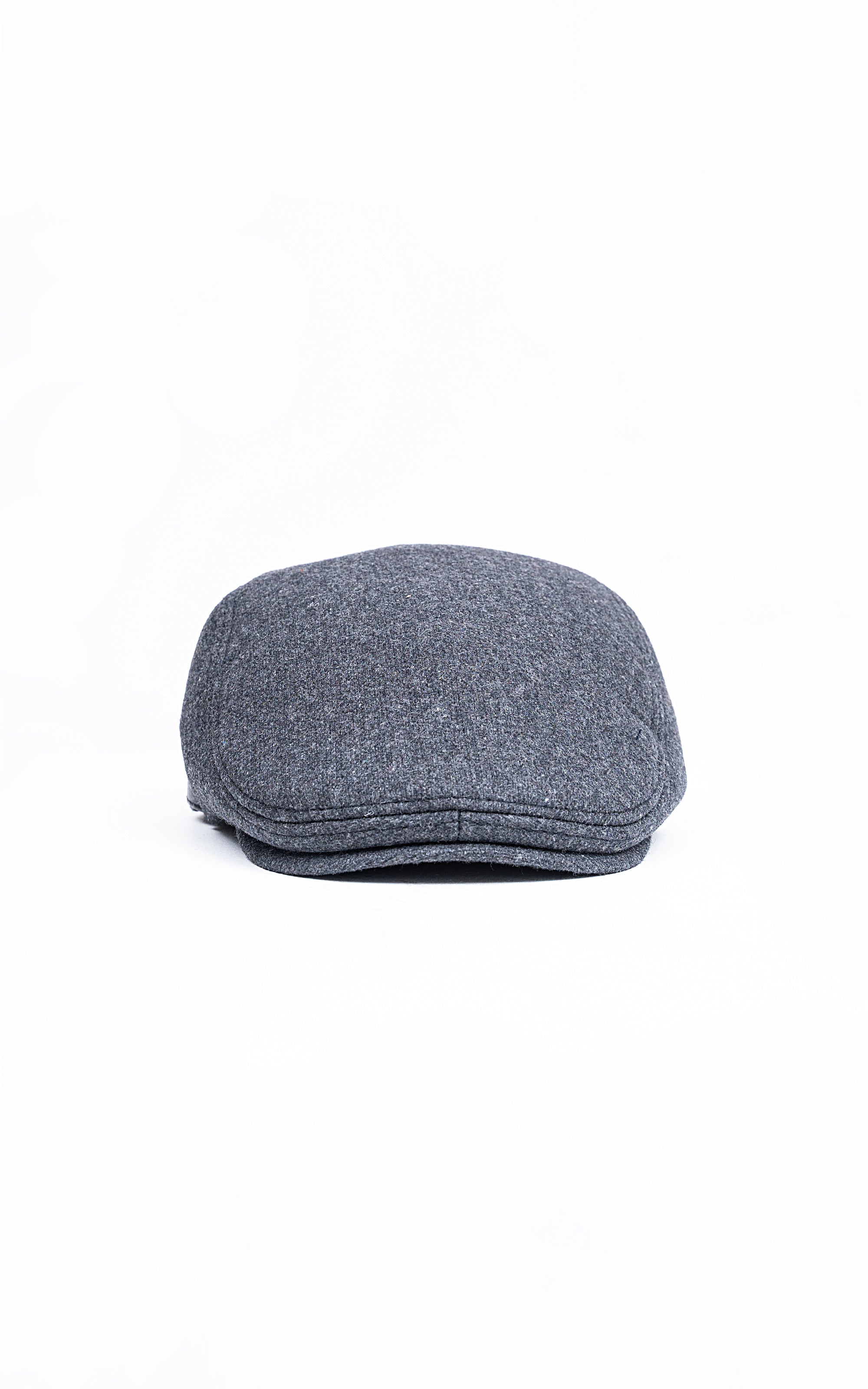 Golf cap in dark gray textured fabric with stitched panels and side strap
