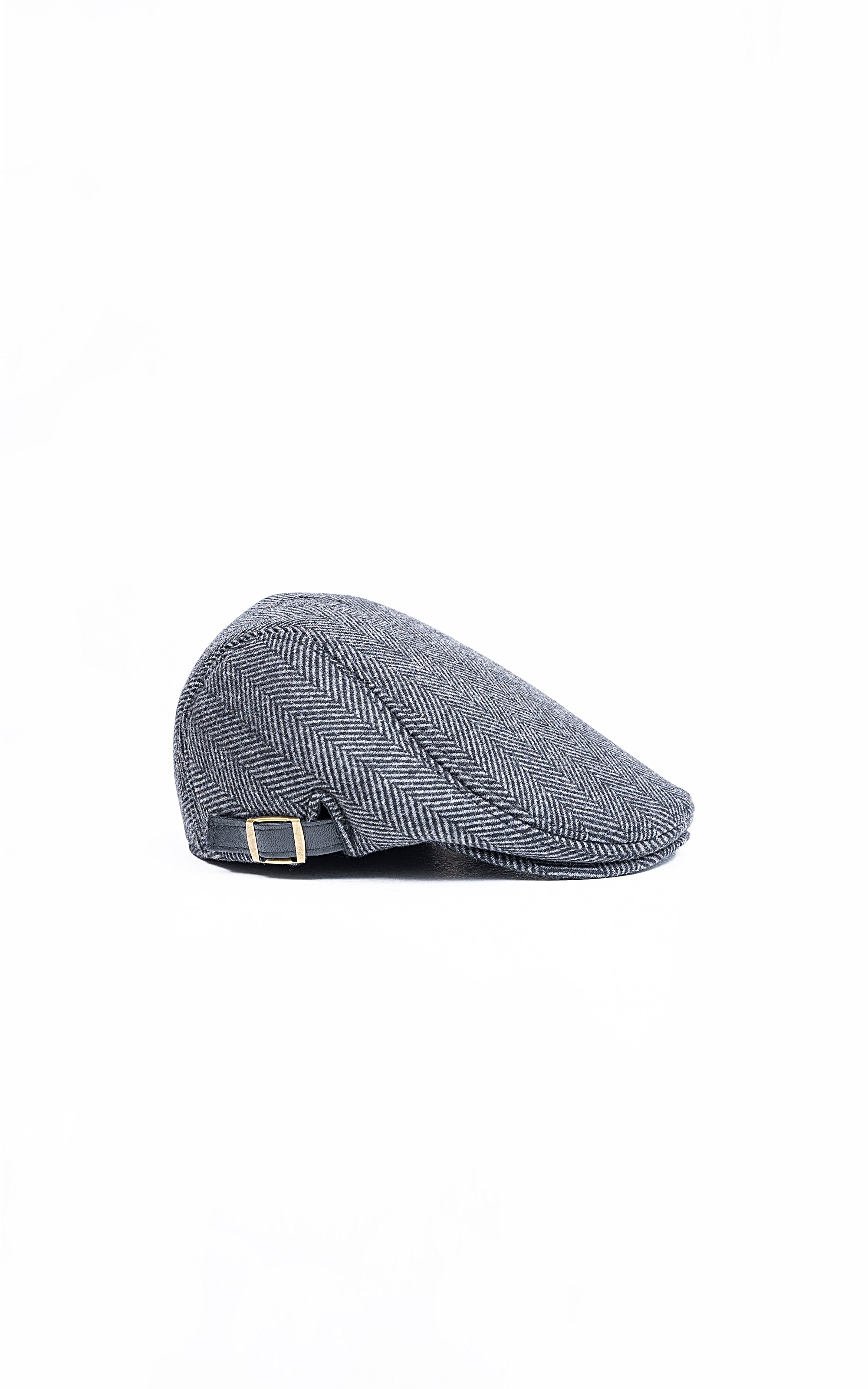 Golf cap in gray herringbone with adjustable strap and metal buckle