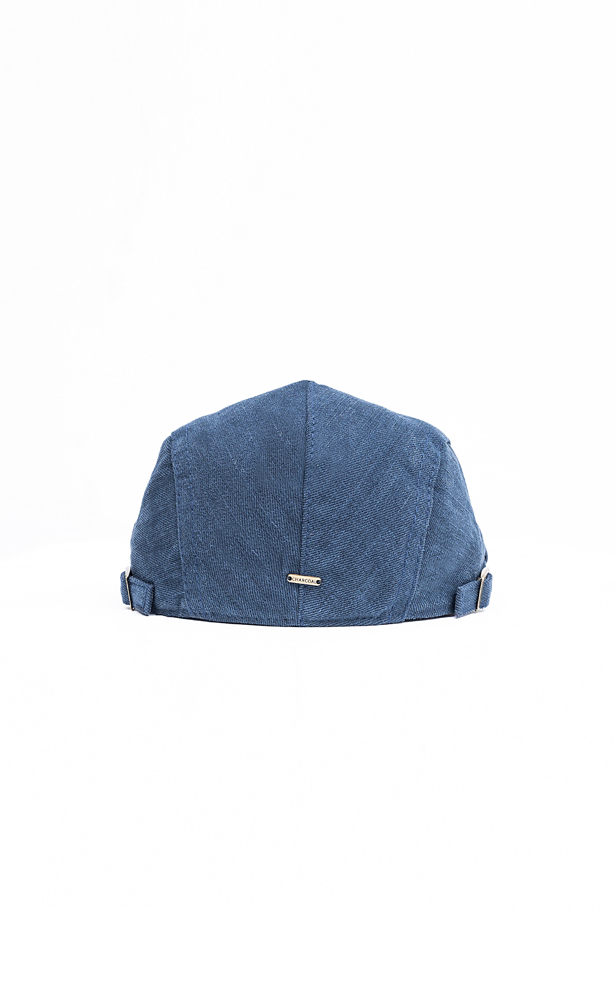 Denim golf cap with curved brim and front metal logo