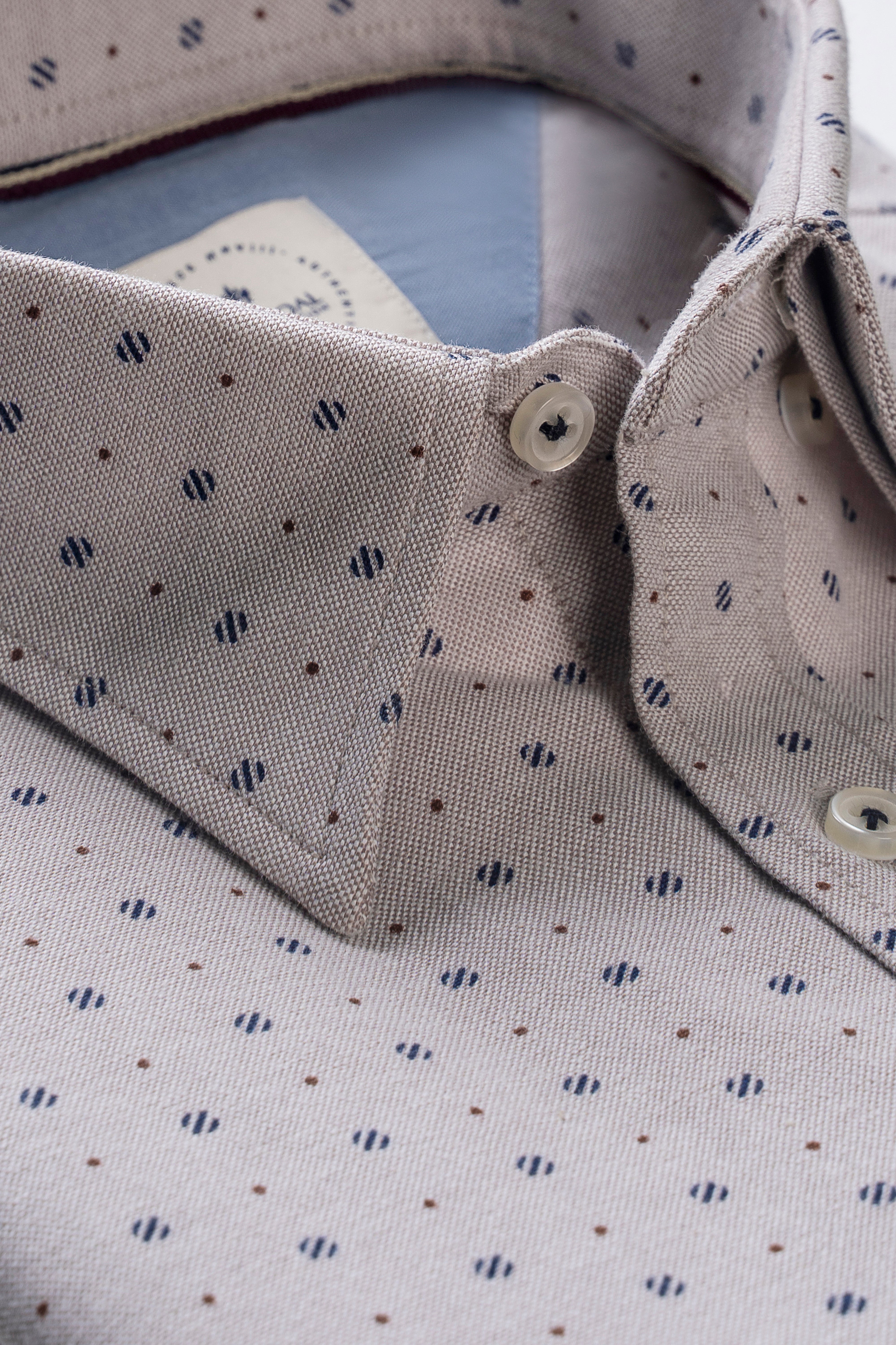 HIDDEN BUTTON DOWN COLLAR  SHIRT KHAKI