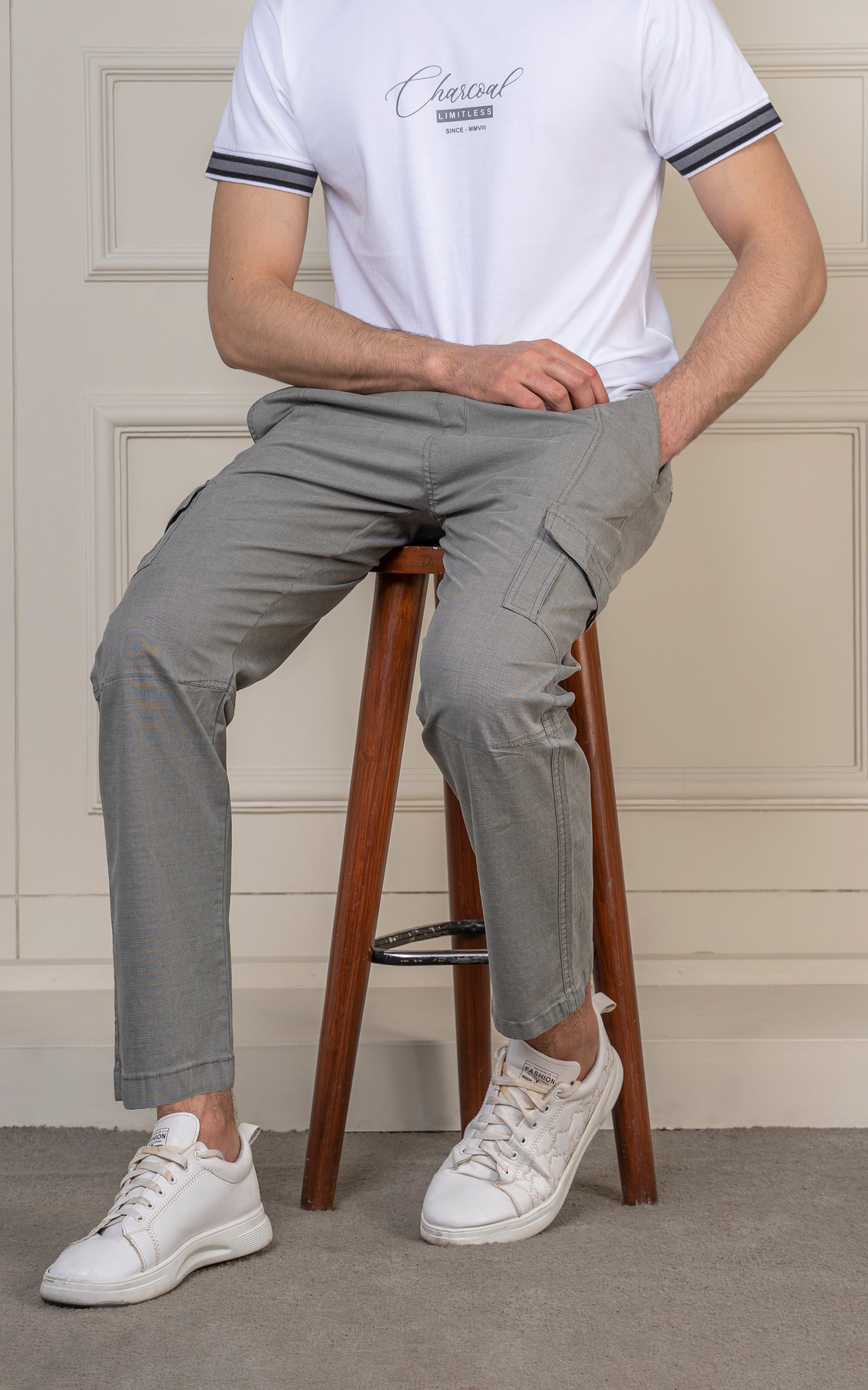 STRAIGHT FIT TEXTURED CARGO TROUSER GREY