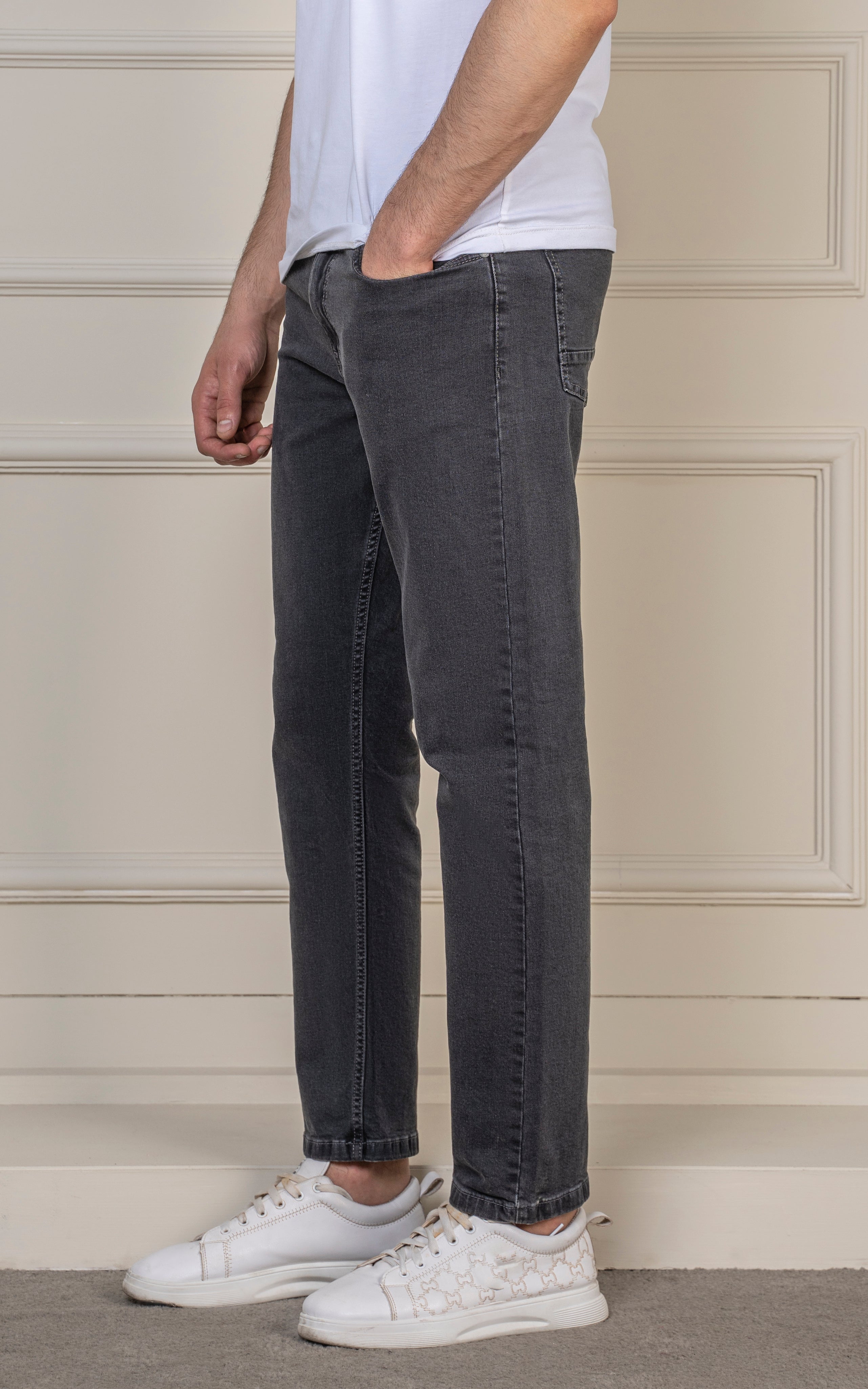 STRAIGHT FIT JEAN CHARCOAL GREY