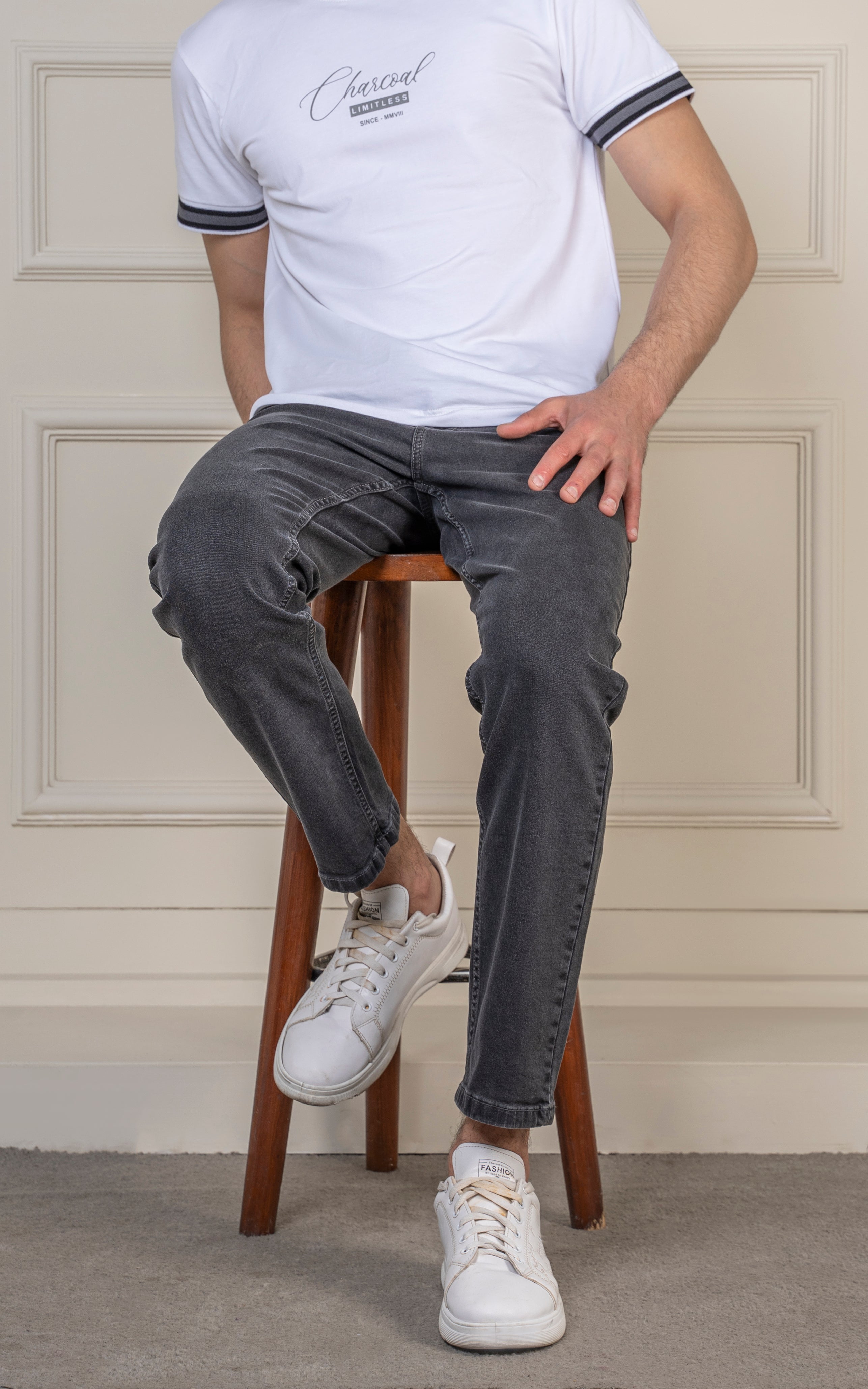 STRAIGHT FIT JEAN CHARCOAL GREY