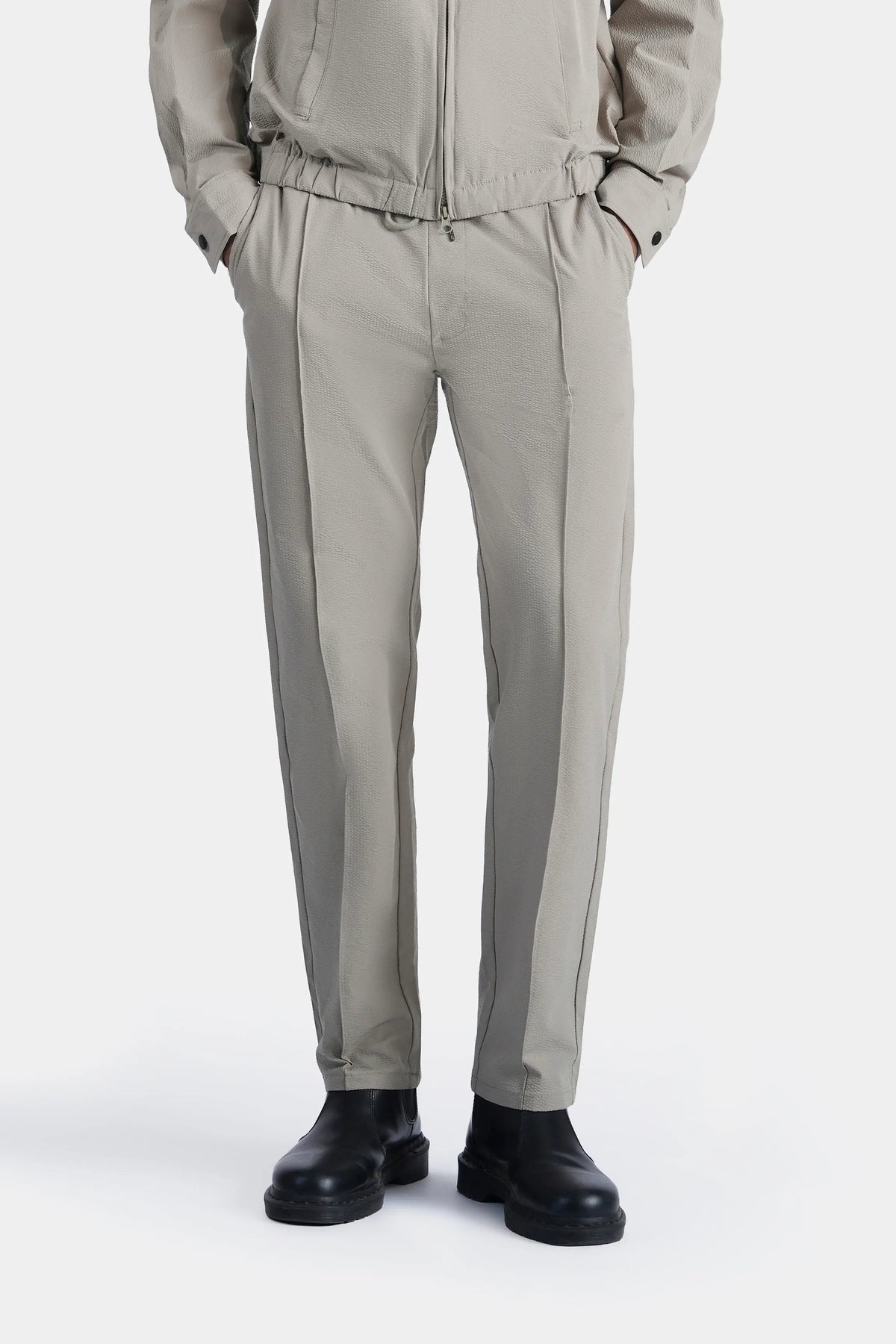 Smart Fit seersucker trousers in pistachio green, straight leg with front crease