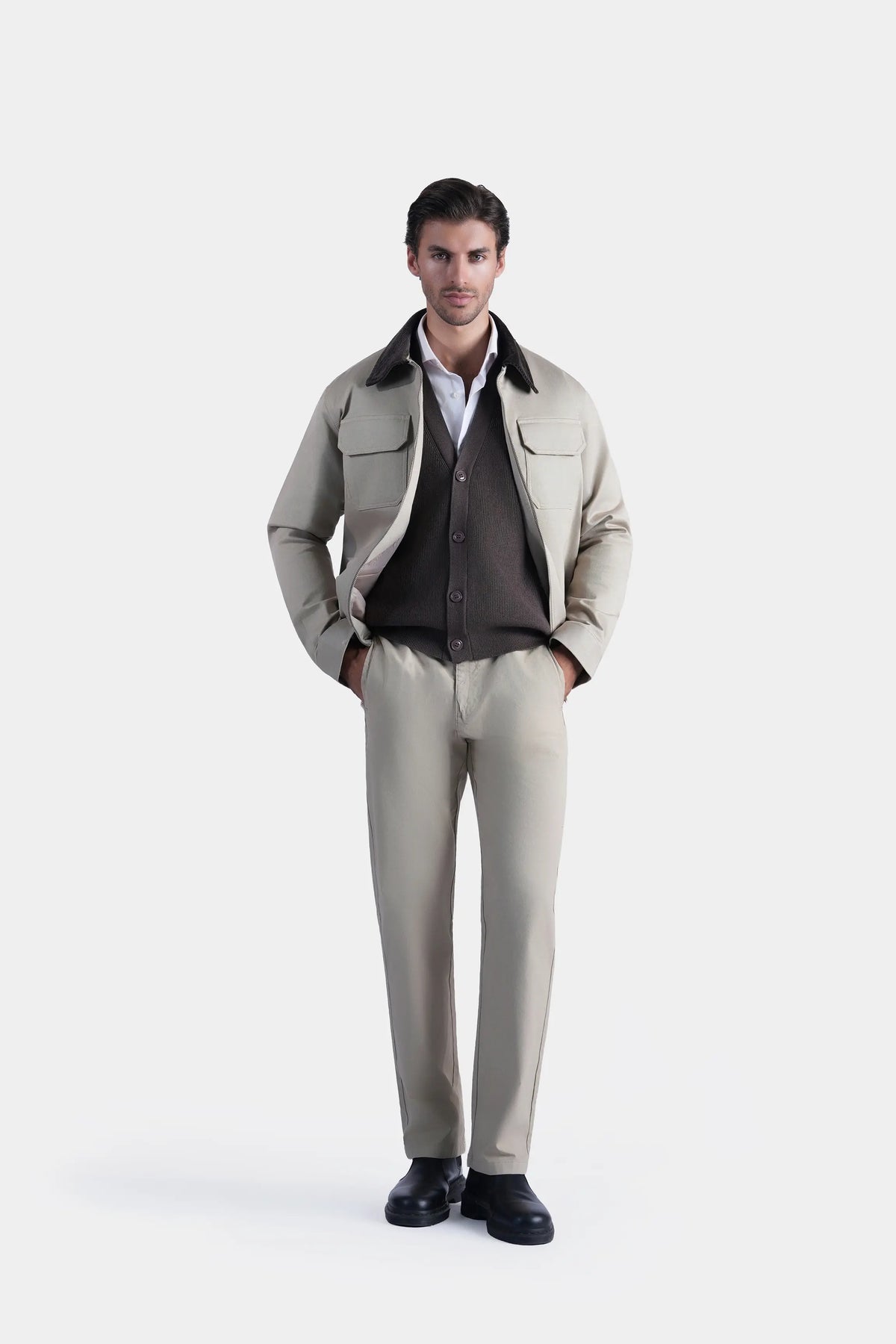 Relax-fit khaki full-sleeve jacket with stand collar and two chest pockets
