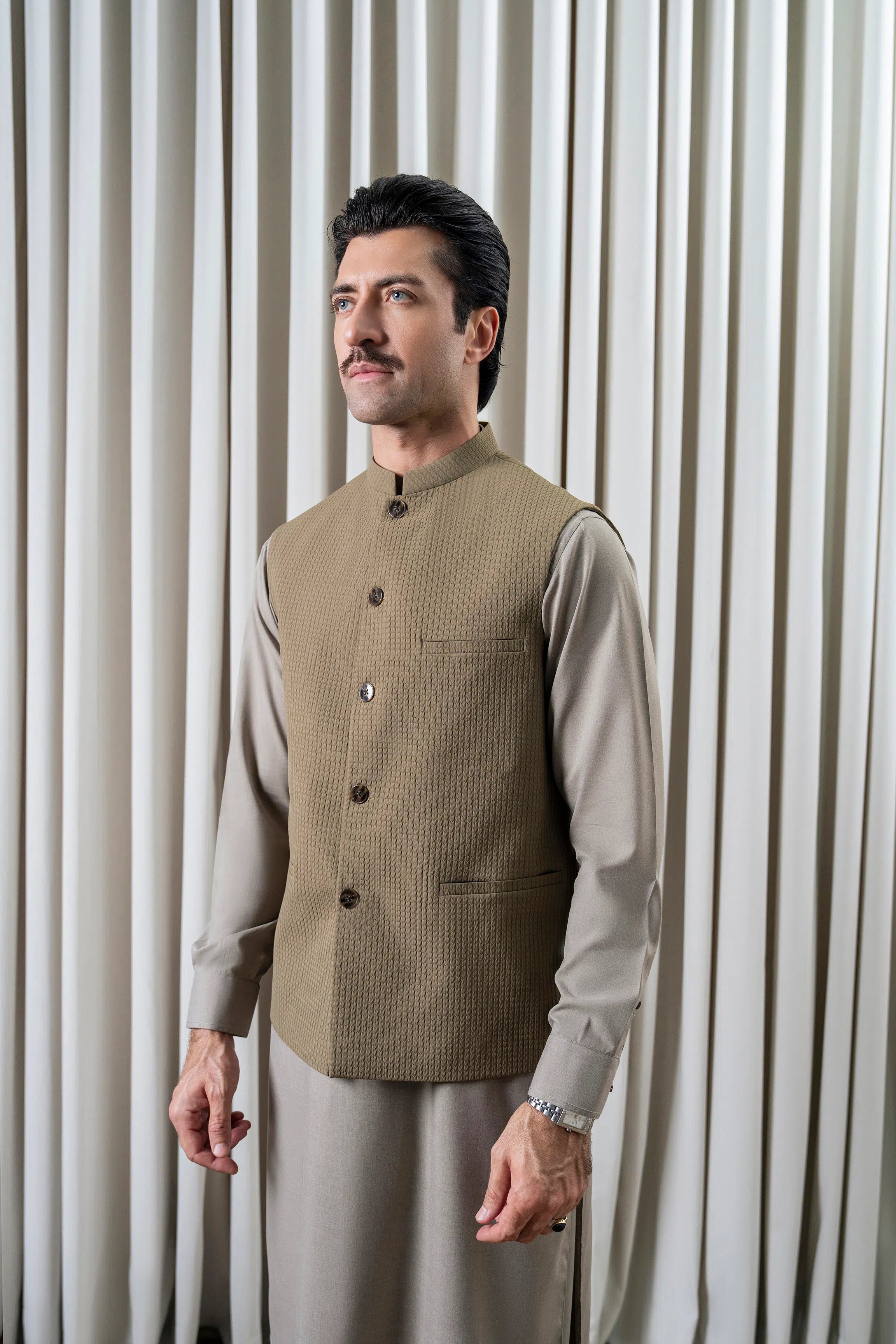 JACQUARD TEXTURED WAISTCOAT | SIGNATURE COLLECTION OLIVE
