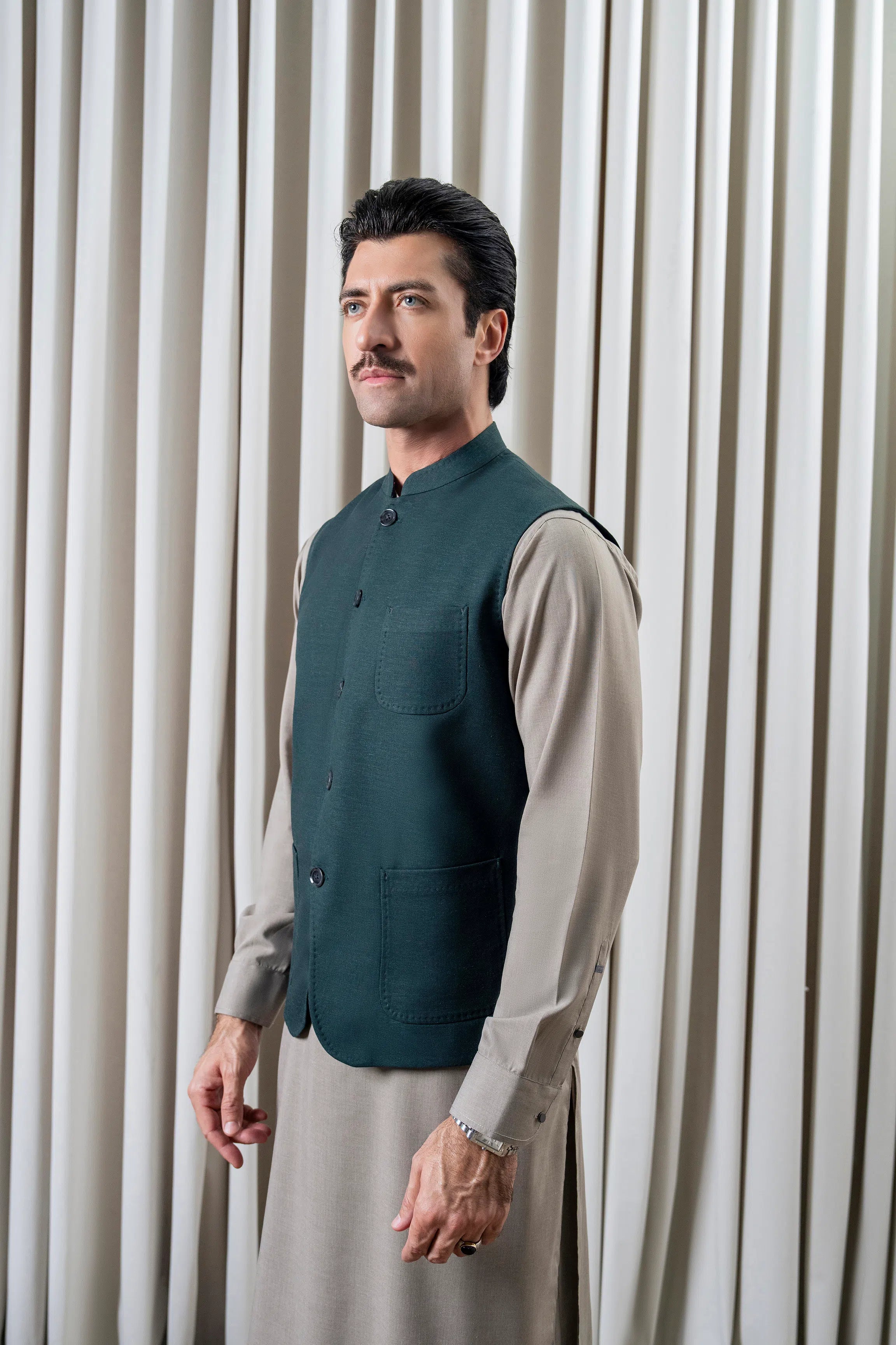 TWILL - COTTON LINEN WAISTCOAT | SIGNATURE COLLECTION BOTTLE GREEN