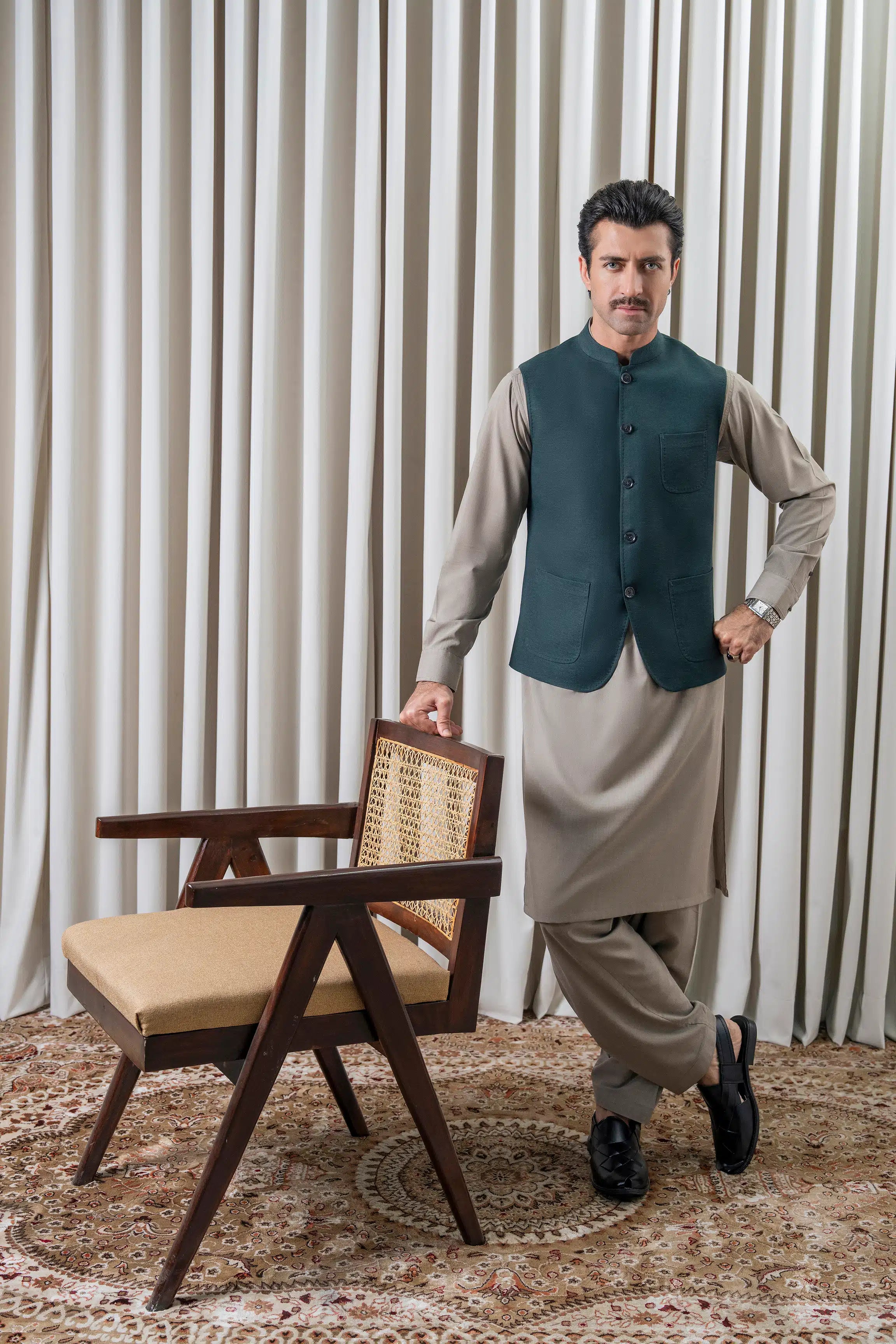 TWILL - COTTON LINEN WAISTCOAT | SIGNATURE COLLECTION BOTTLE GREEN