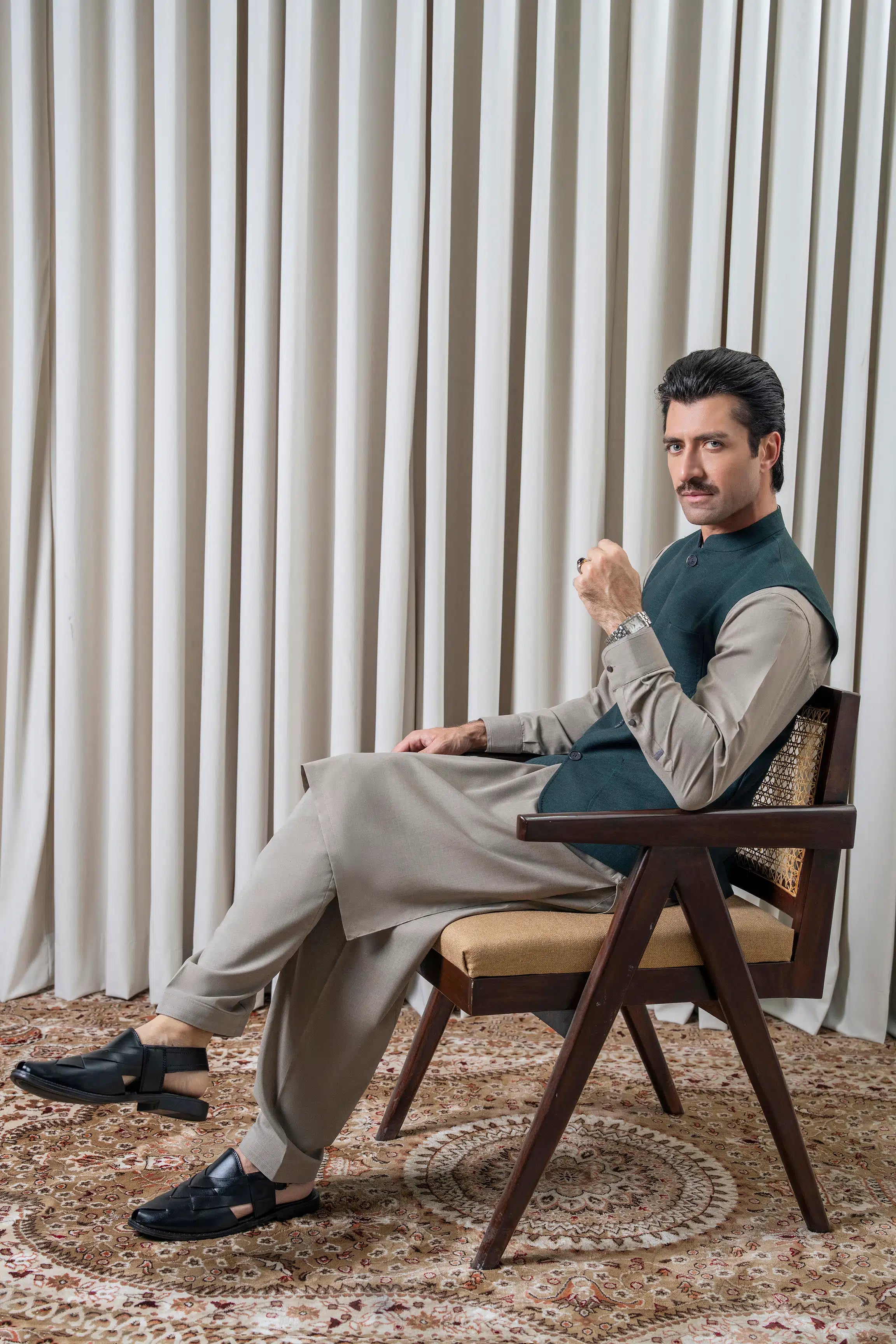 TWILL - COTTON LINEN WAISTCOAT | SIGNATURE COLLECTION BOTTLE GREEN