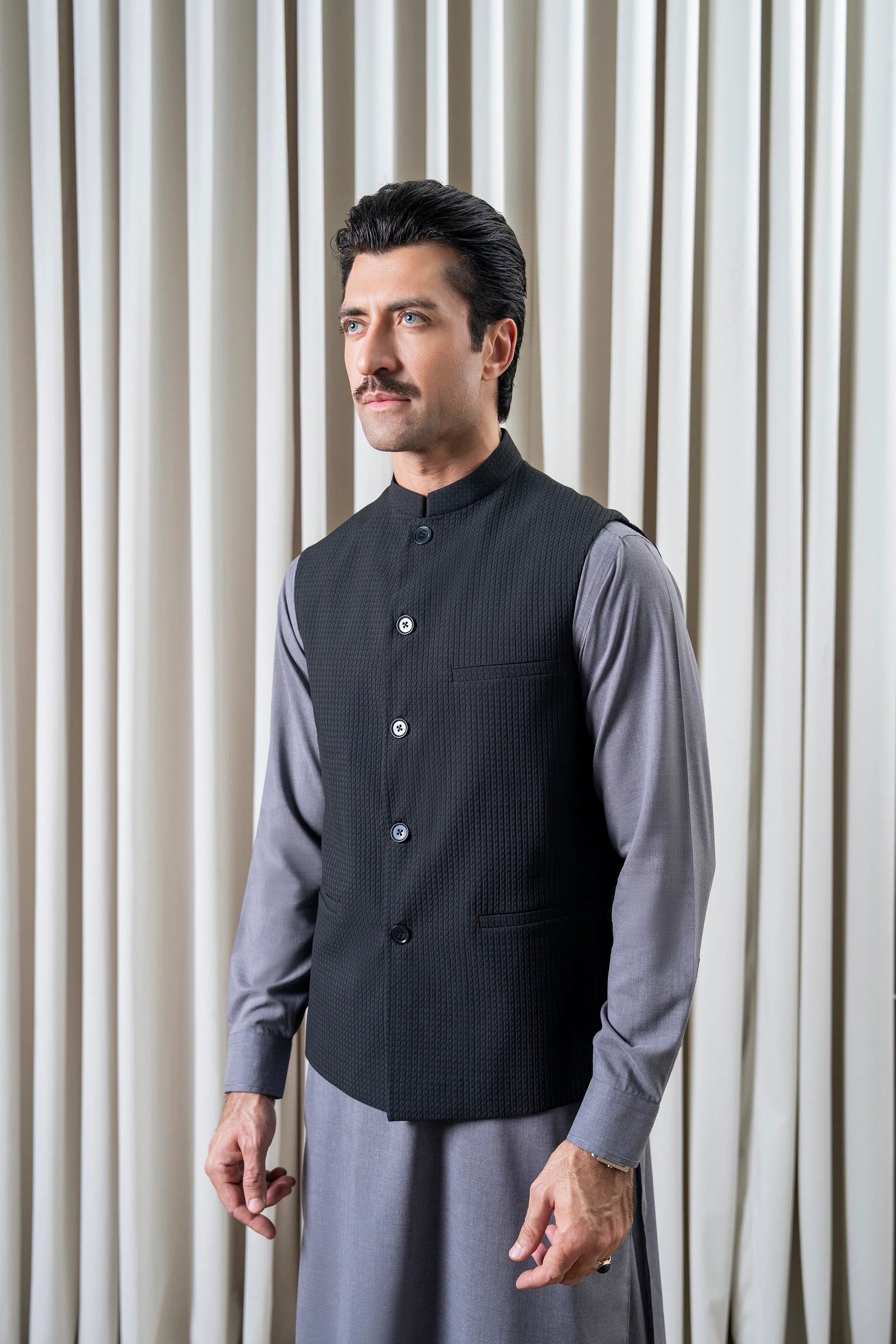 JACQUARD TEXTURED WAISTCOAT | SIGNATURE COLLECTION BLACK