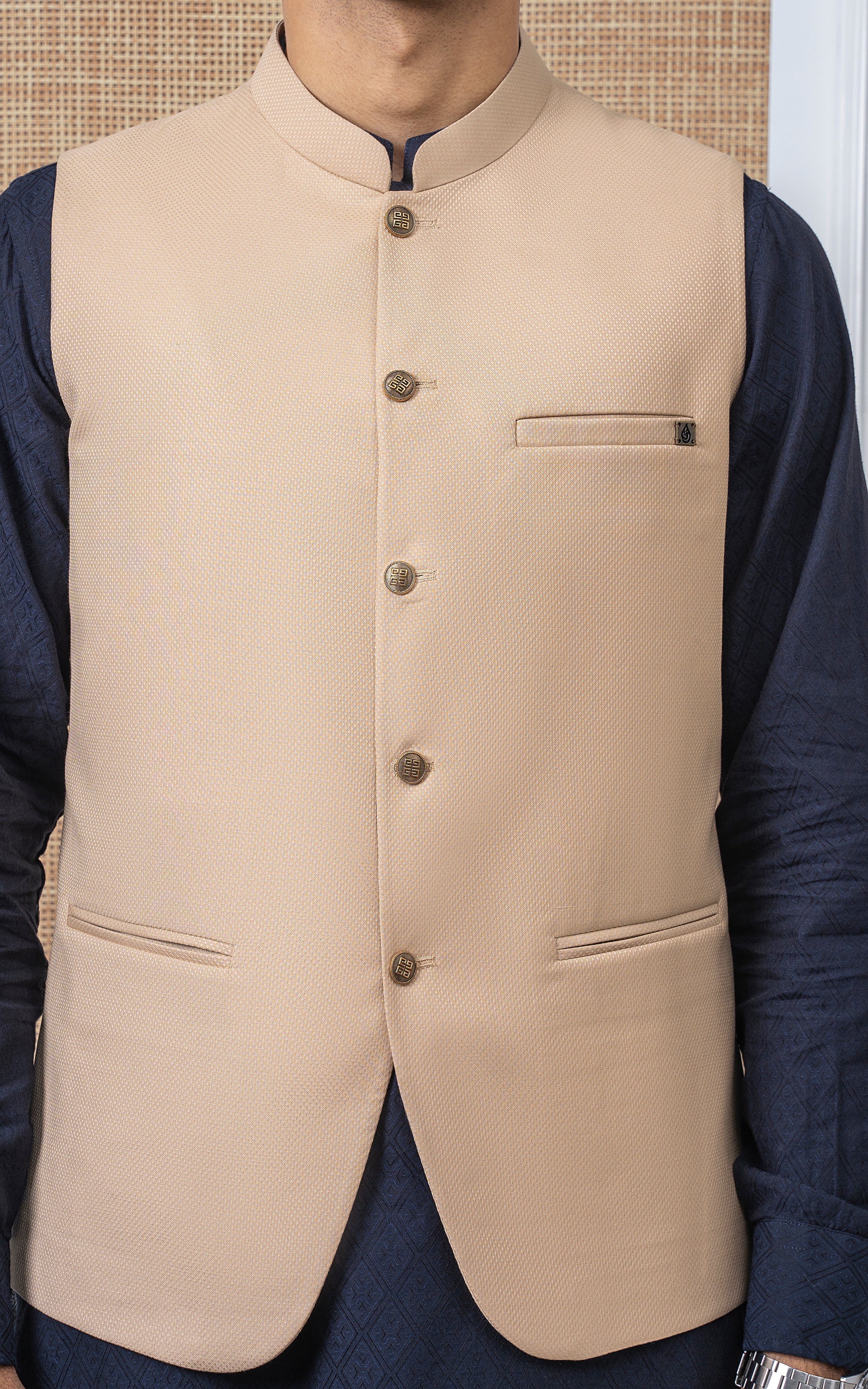 SELF TEXTURED W/C - SIGNATURE COLLECTION CREAM