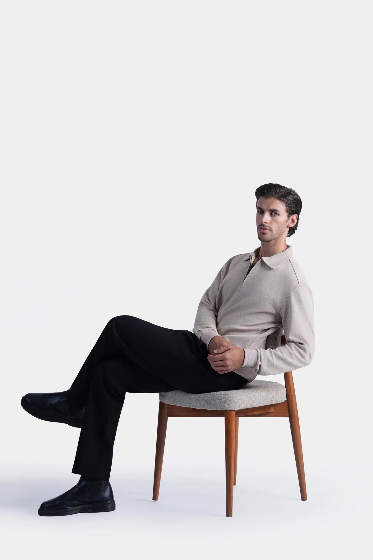 Beige long-sleeve polo shirt with full zipper, relaxed fit