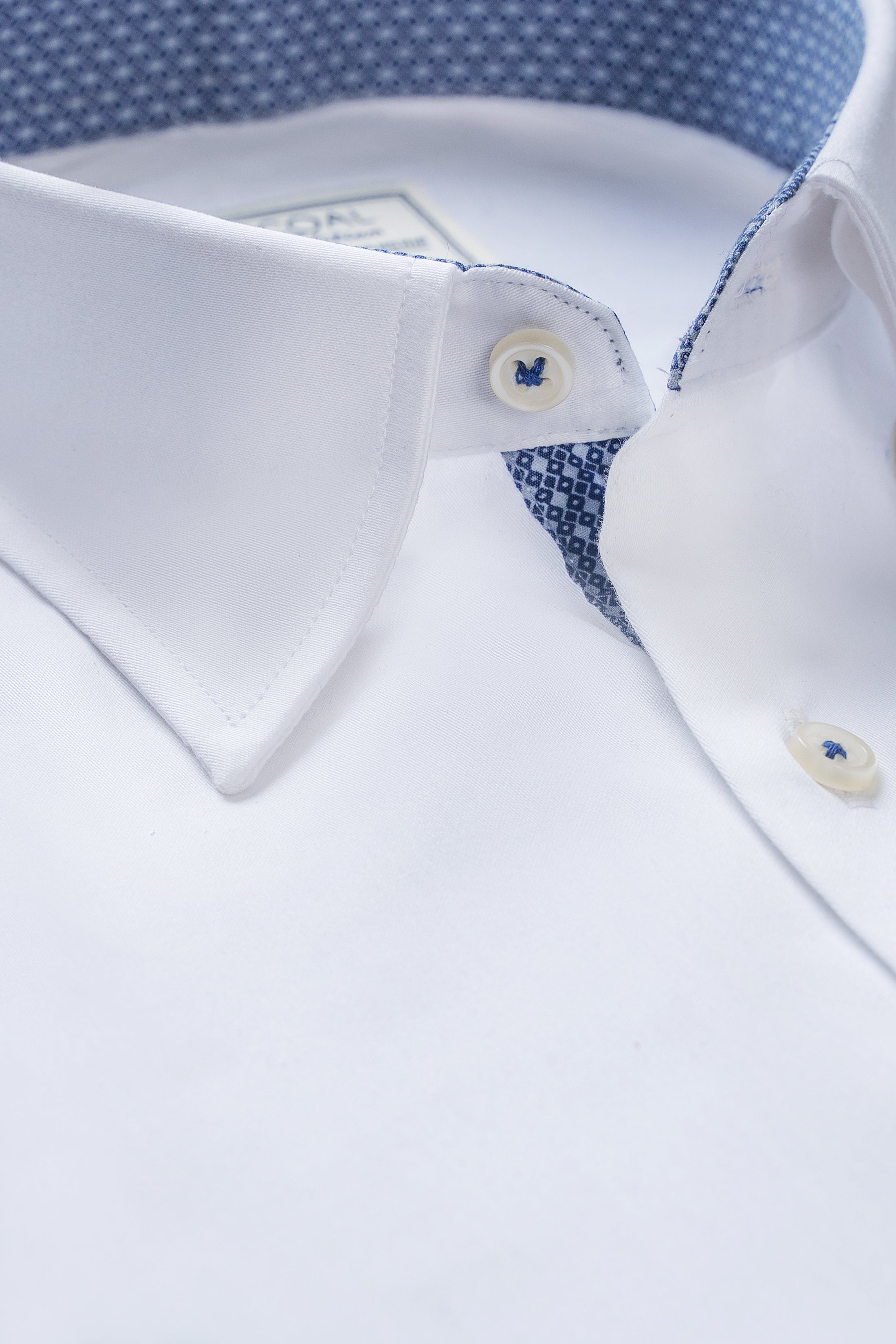 HIDDEN BUTTON DOWN COLLAR SHIRT WHITE