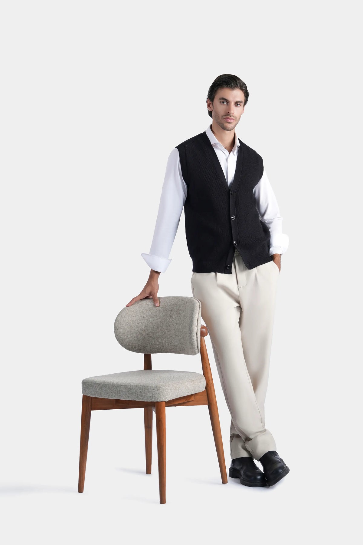 SMART FIT black knit V-neck sleeveless sweater vest, button front