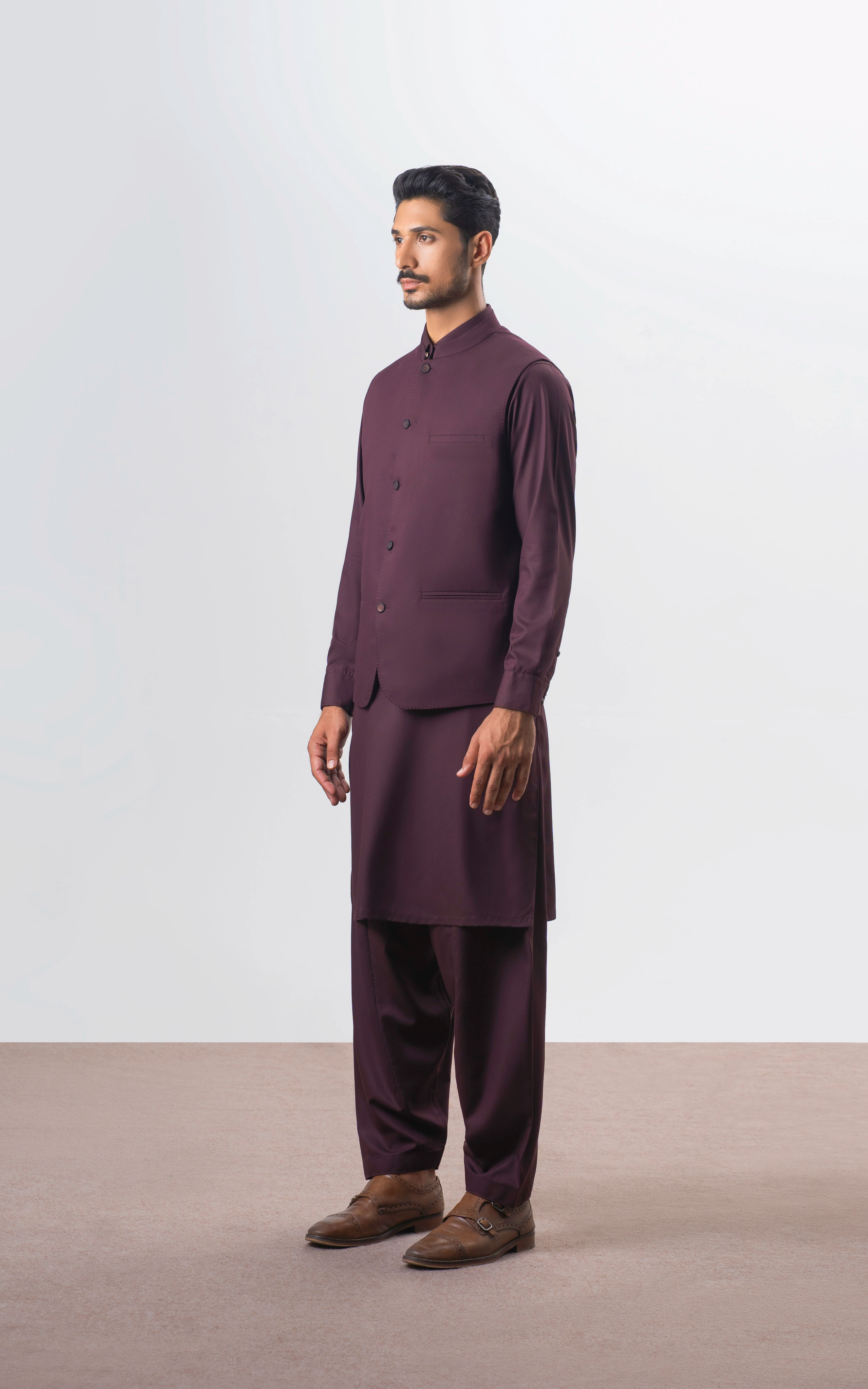 BLENDED TEXTURED WAISTCOAT | SIGNATURE COLLECTION DULL MAROON
