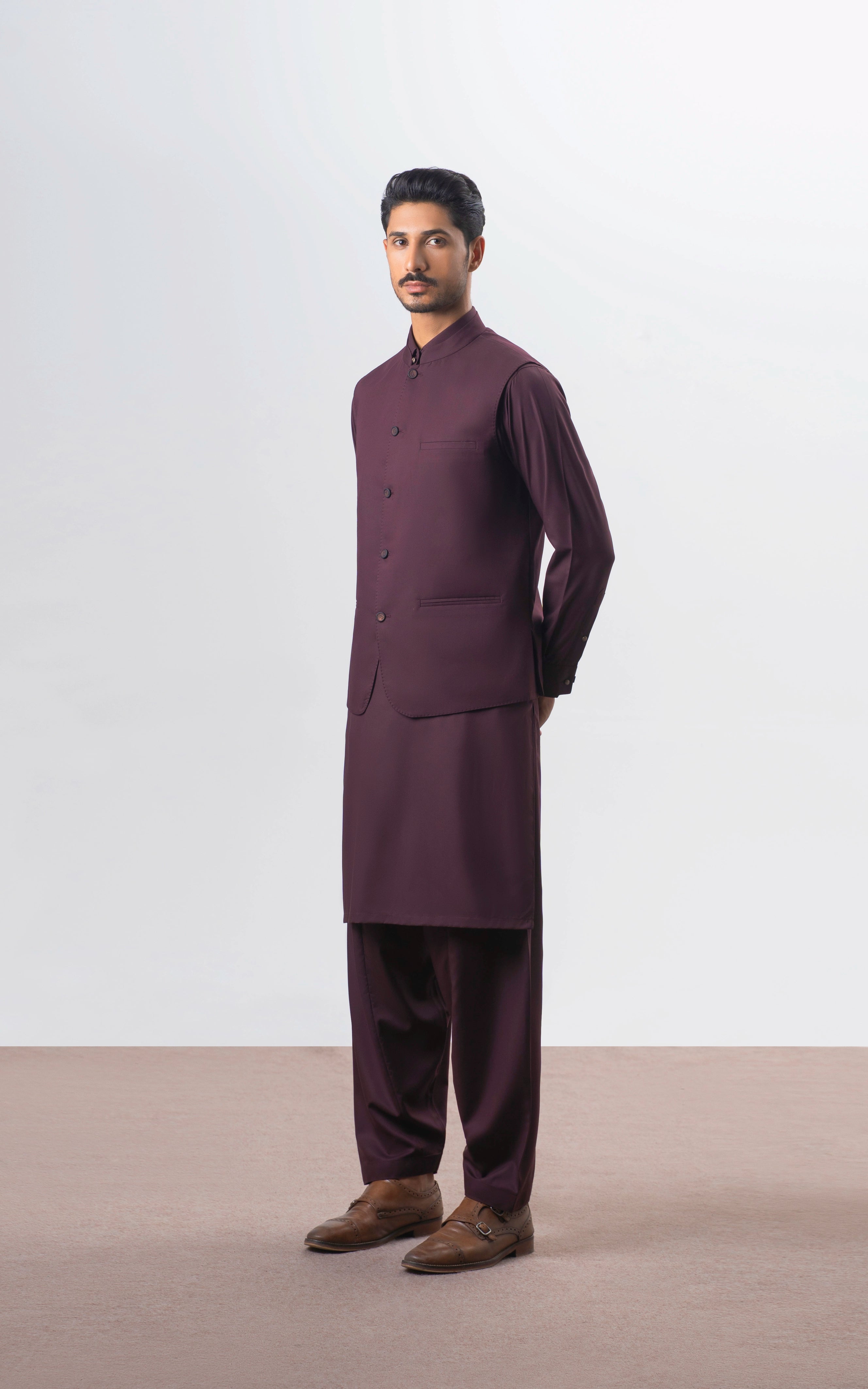 BLENDED TEXTURED WAISTCOAT | SIGNATURE COLLECTION DULL MAROON