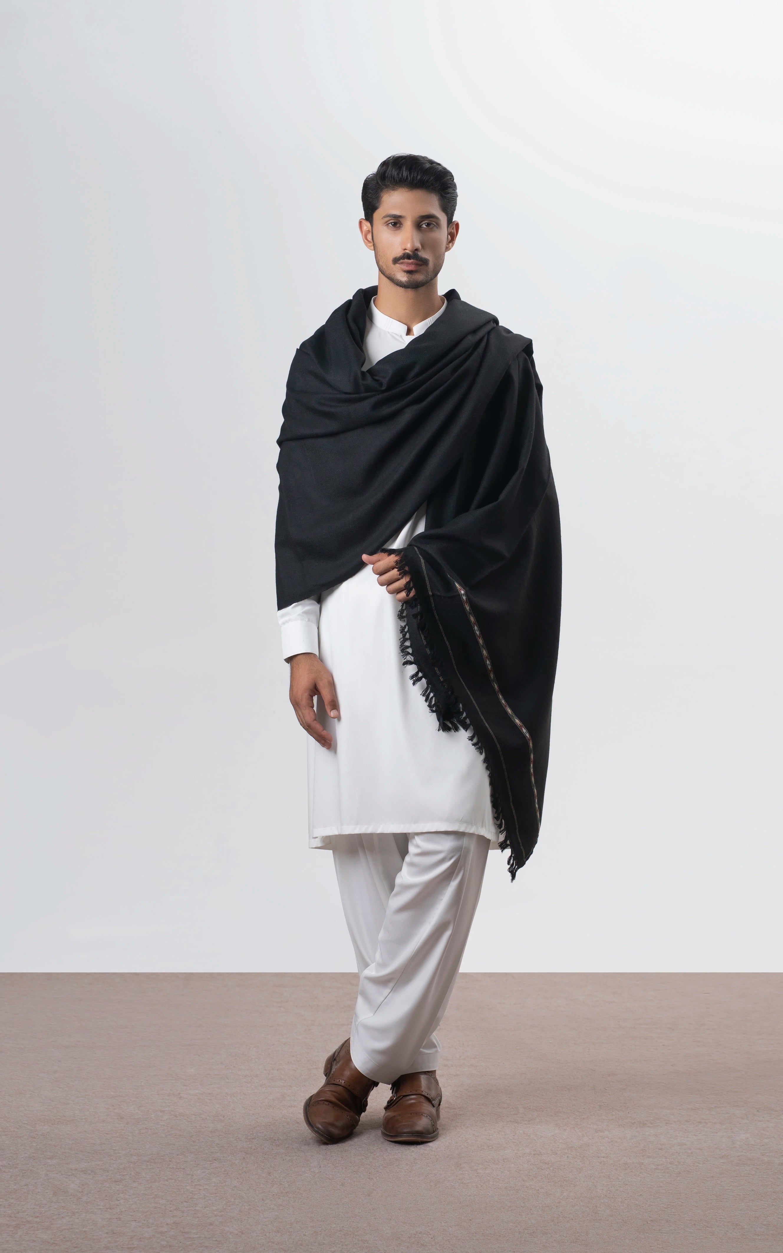 PLAIN BLENDED | CLASSIC WOOL SHAWL BLACK