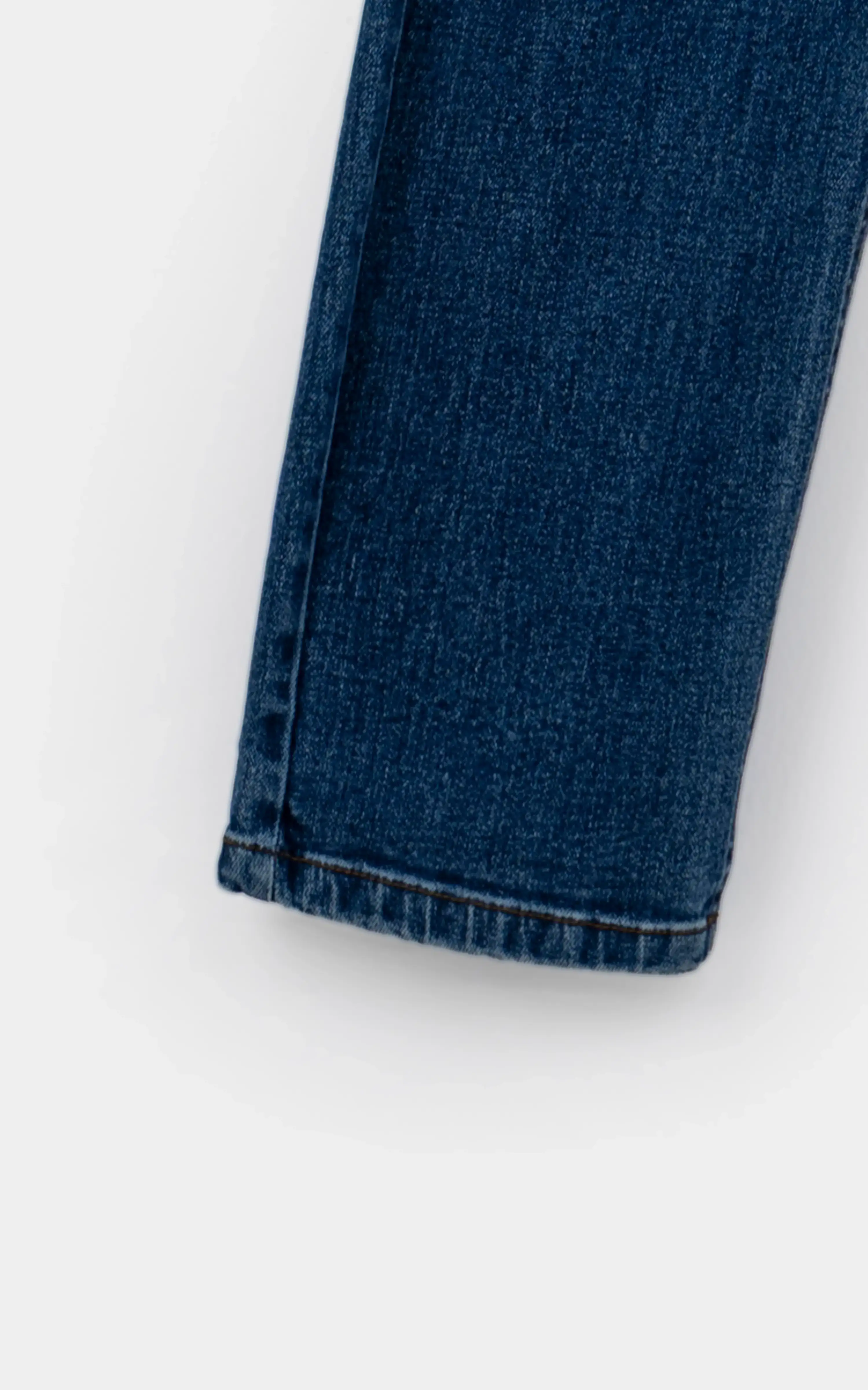 STRAIGHT FIT JEAN MID BLUE