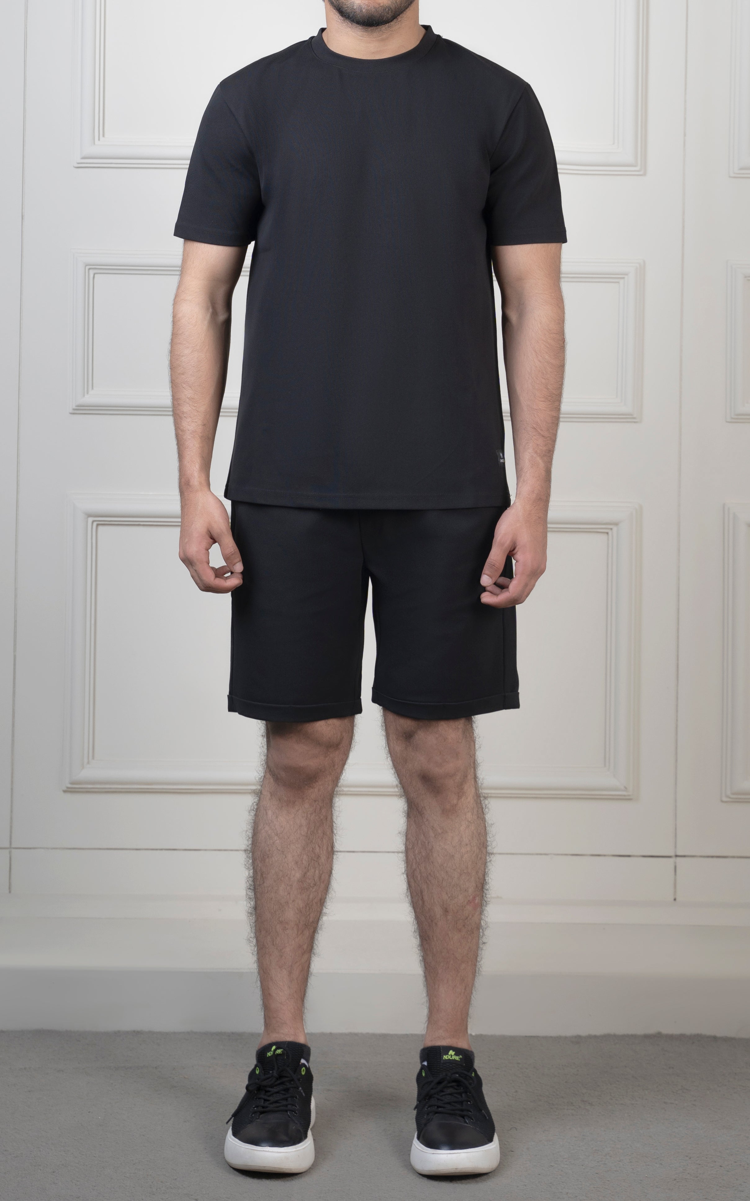 REGULAR FIT TEXTURED SHORT BLACK