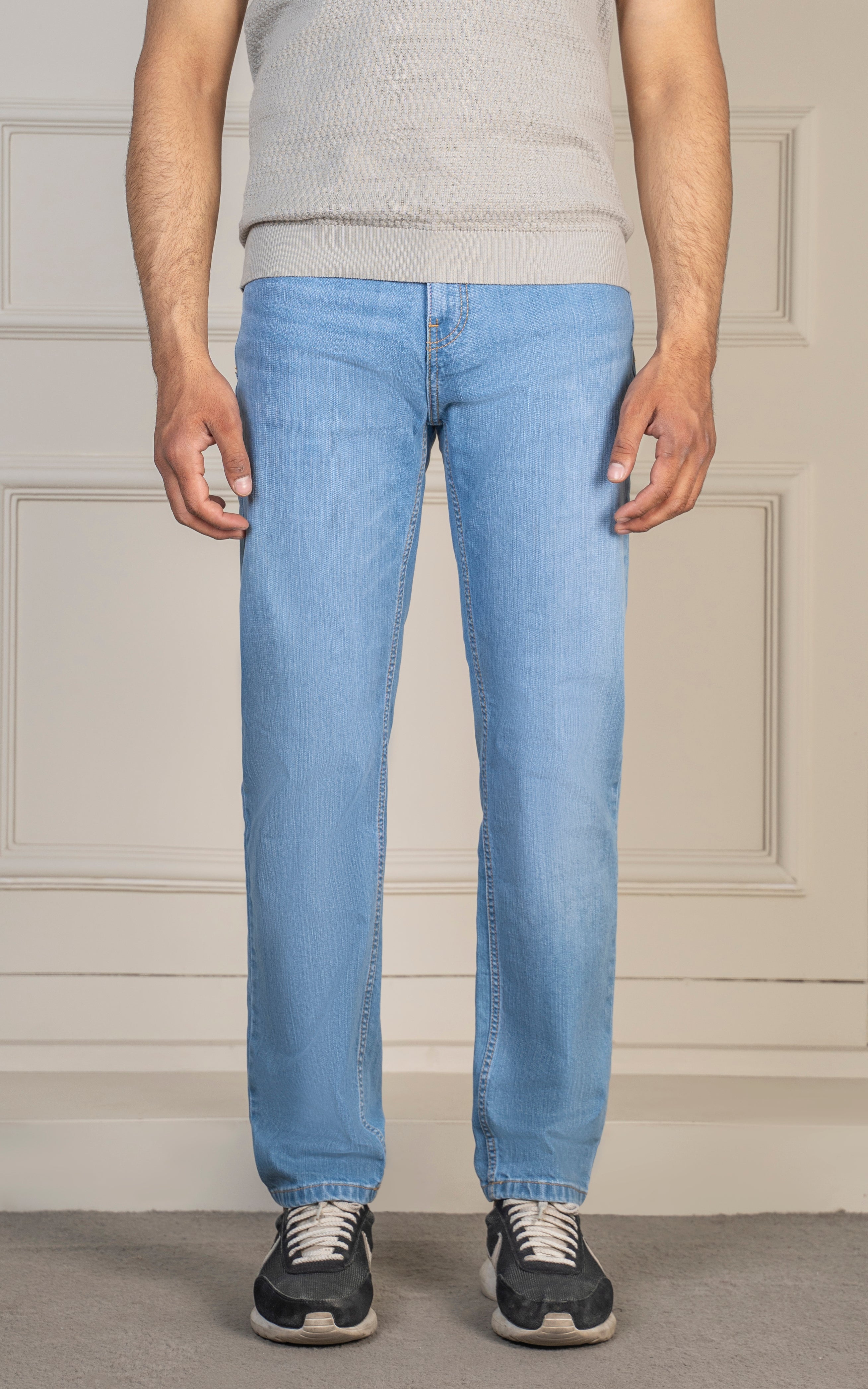 REGULAR STRAIGHT FIT JEAN LIGHT BLUE