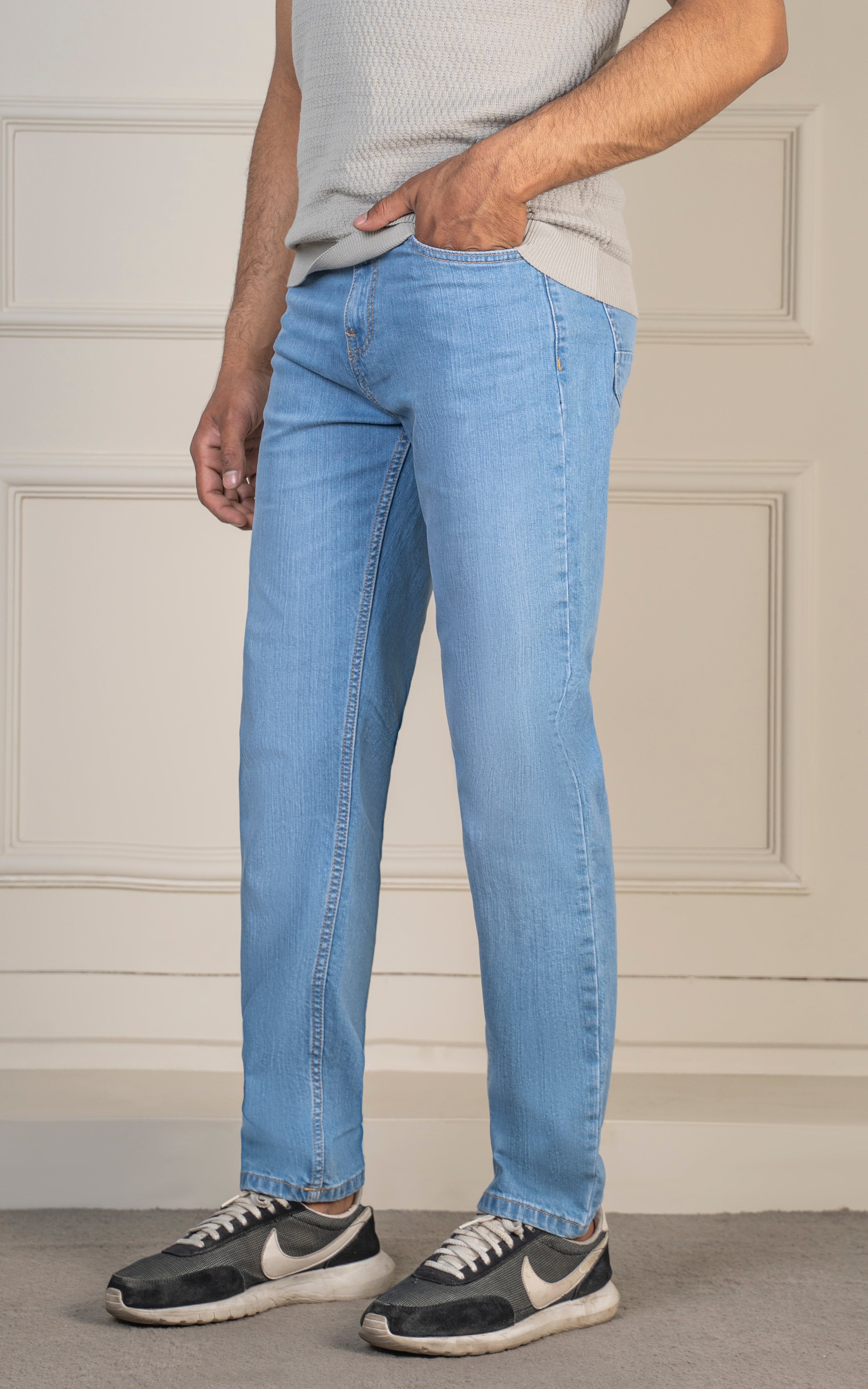 REGULAR STRAIGHT FIT JEAN LIGHT BLUE