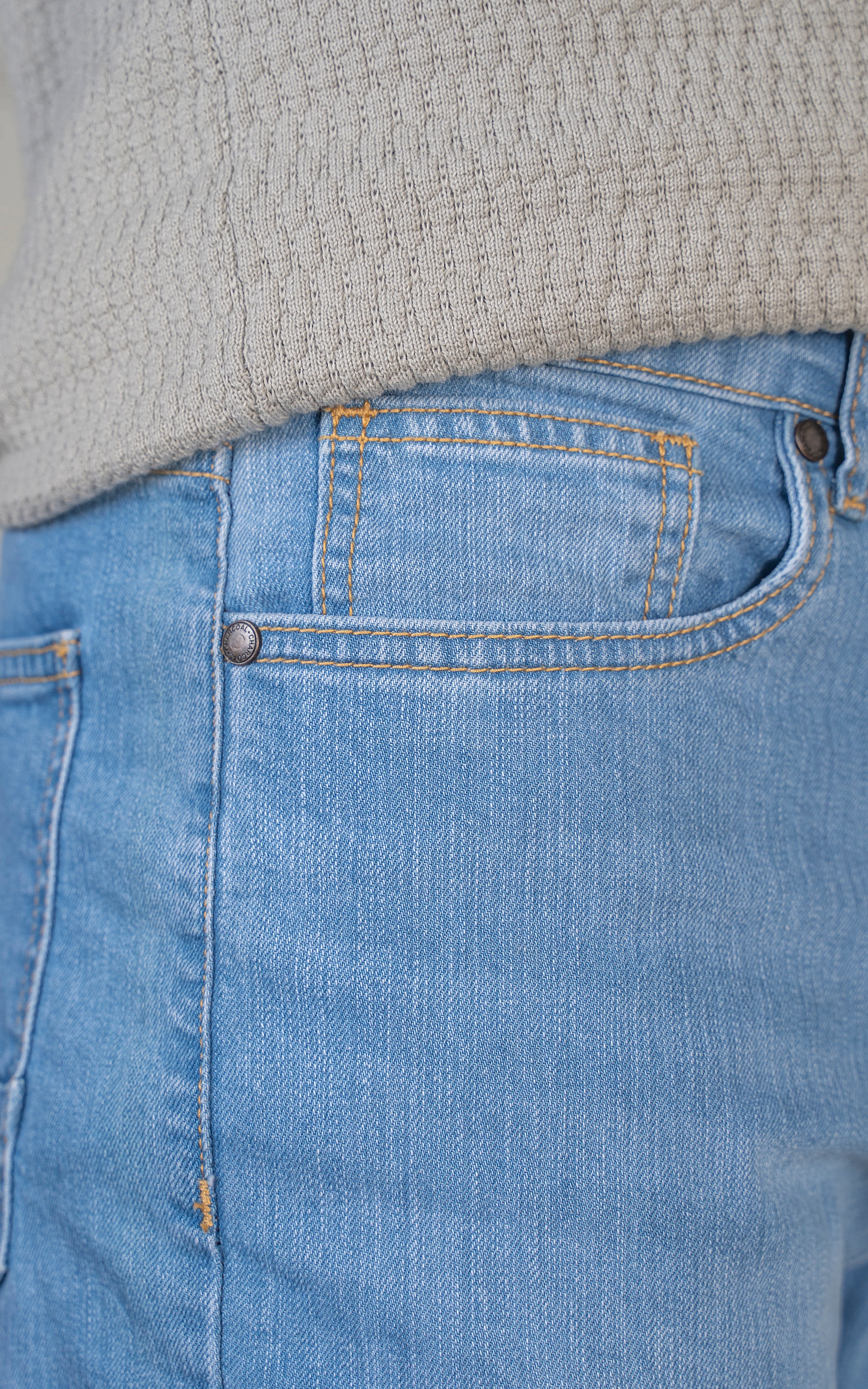 REGULAR STRAIGHT FIT JEAN LIGHT BLUE