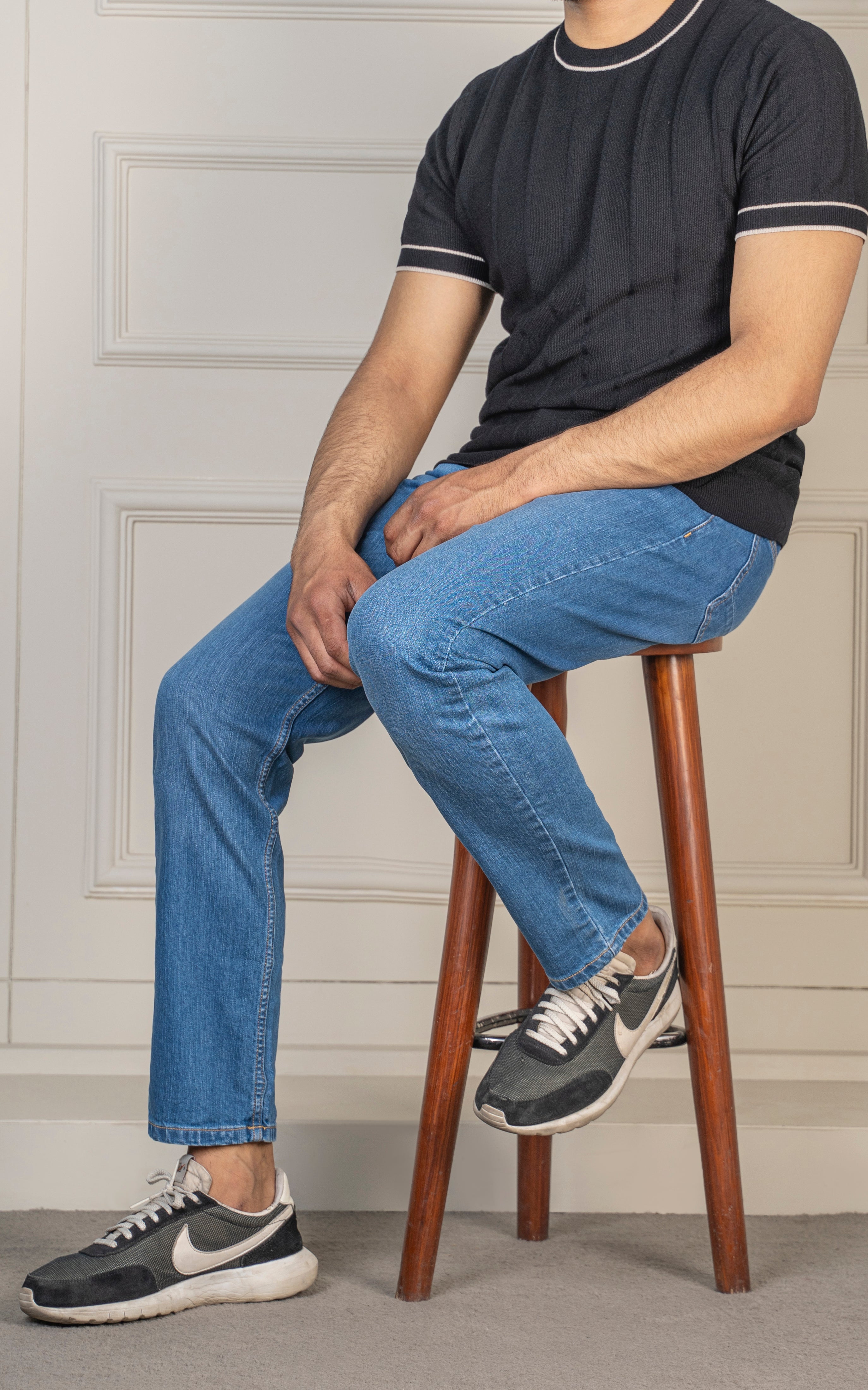 REGULAR TAPERED FIT JEAN MID BLUE