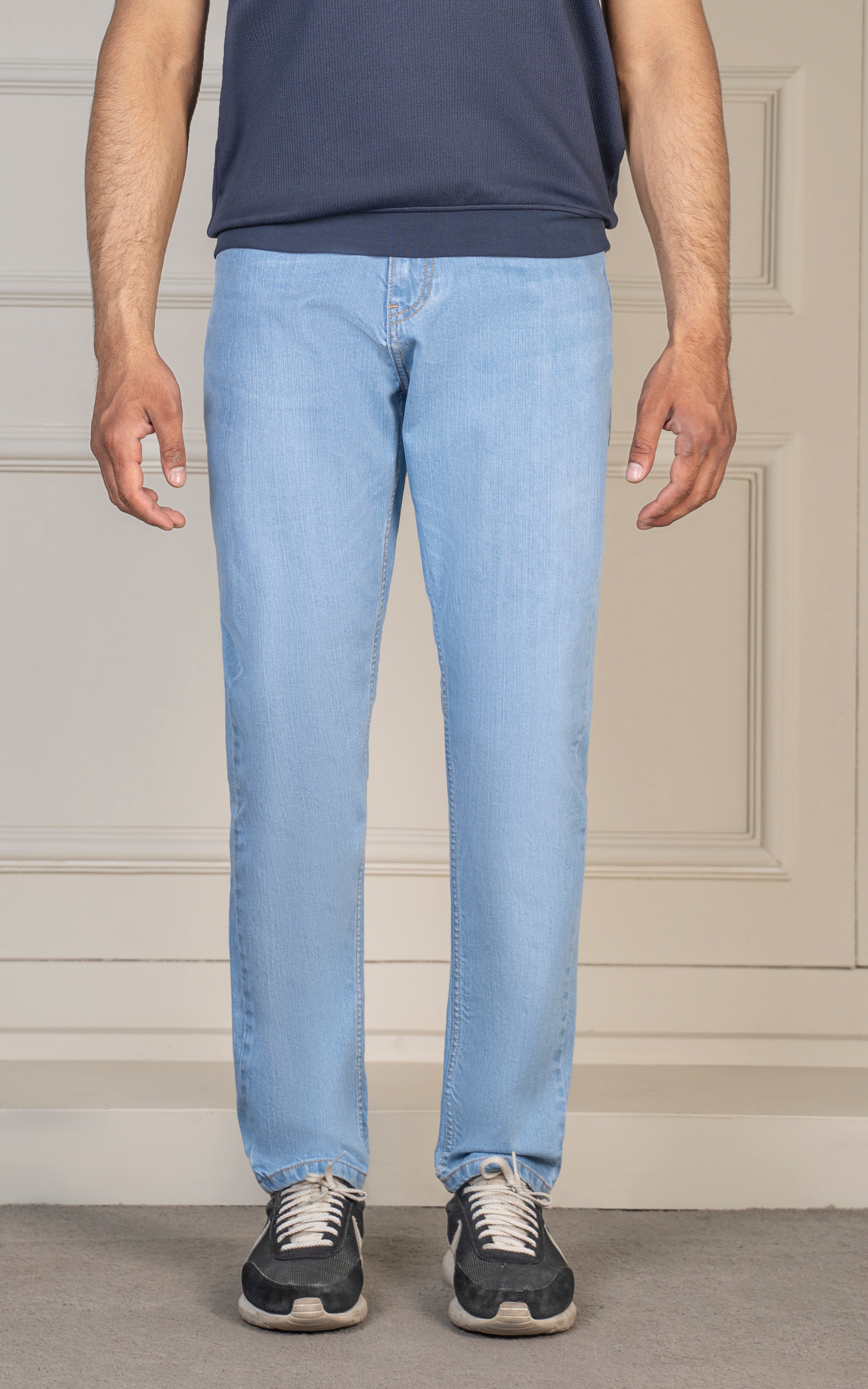 REGULAR TAPERED FIT JEAN LIGHT BLUE