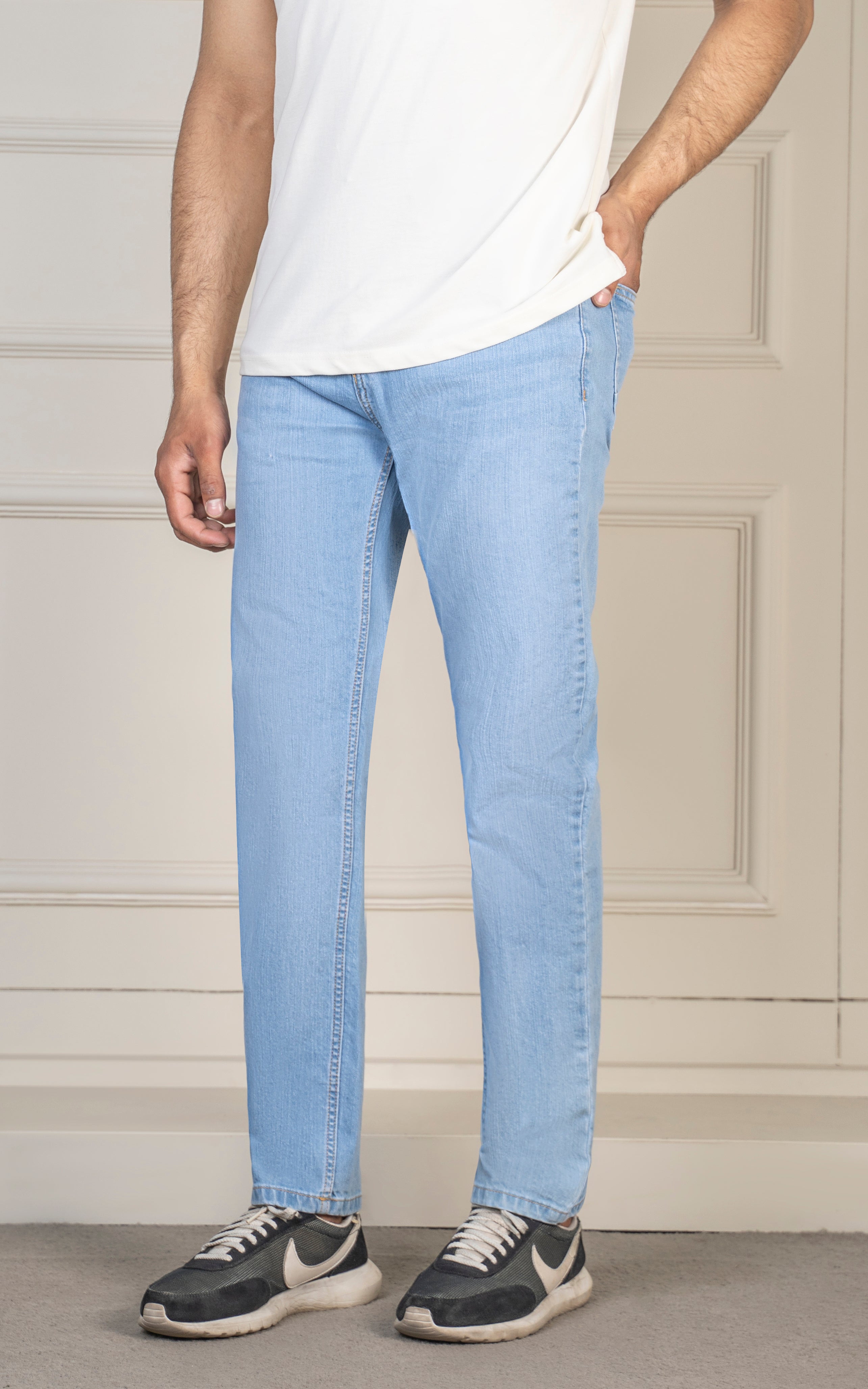 REGULAR STRAIGHT FIT JEAN LIGHT BLUE