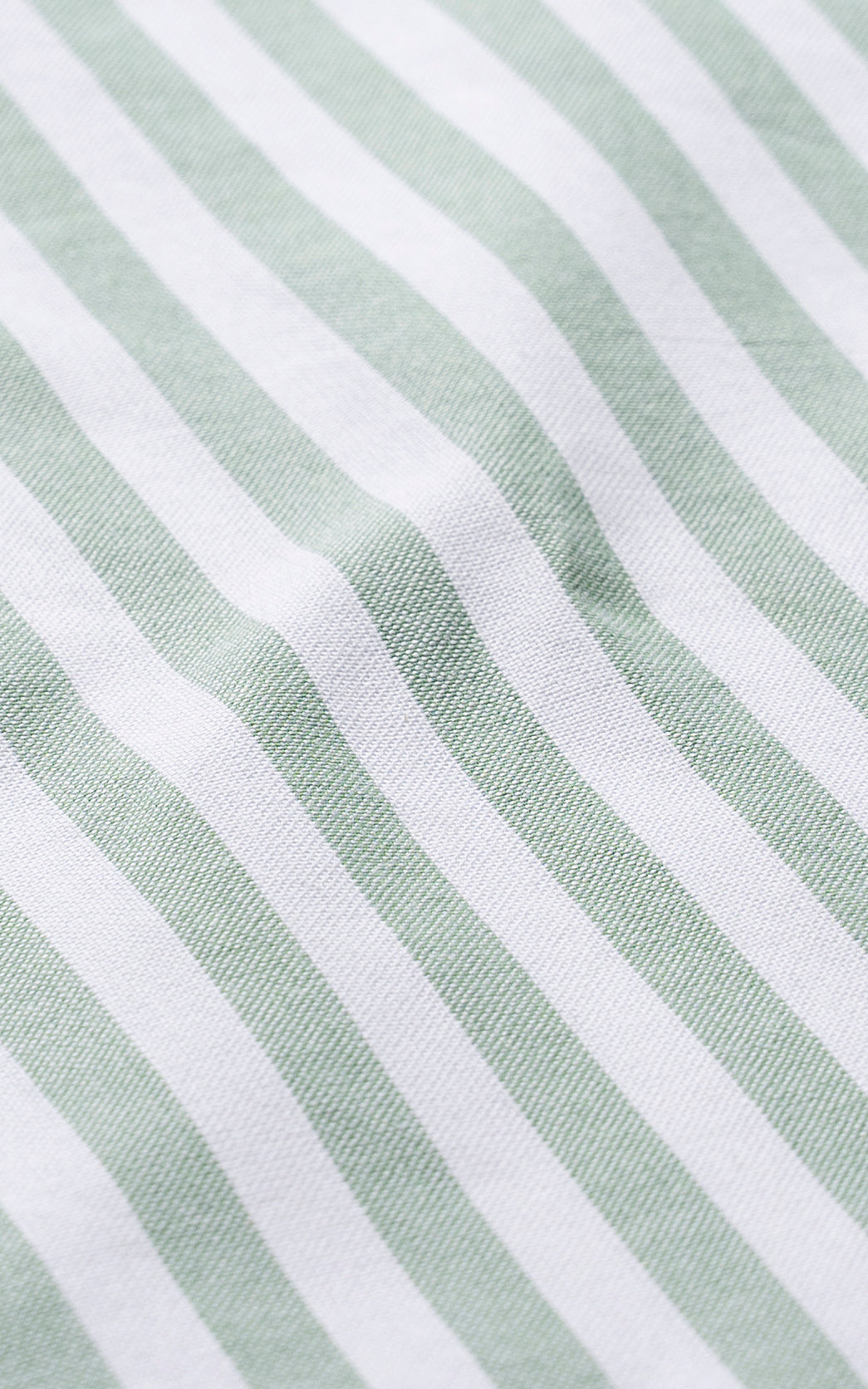 HIDDEN BUTTON DOWN COLLAR GREEN STIPED