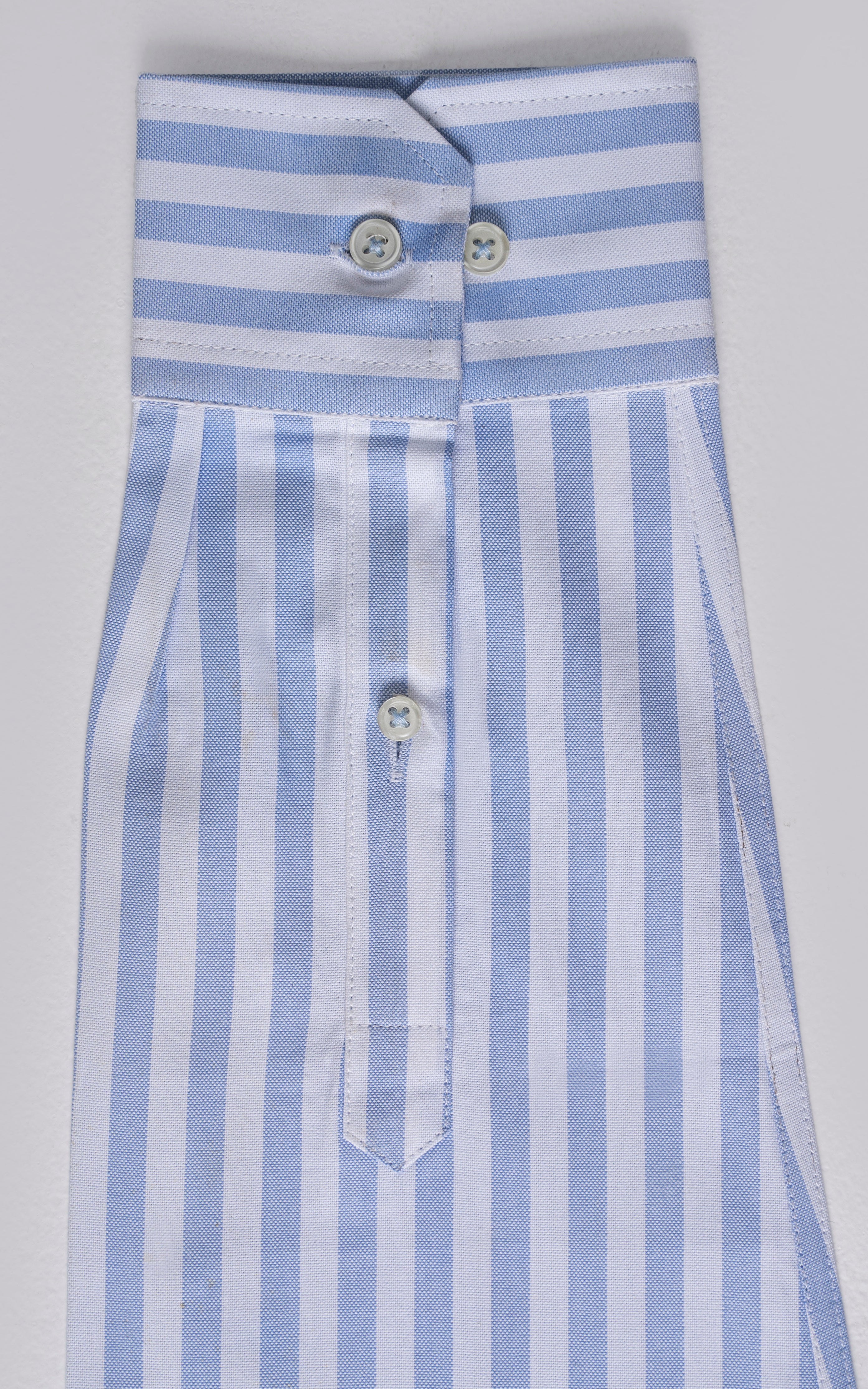 HIDDEN BUTTON DOWN COLLAR BLUE STRIPED