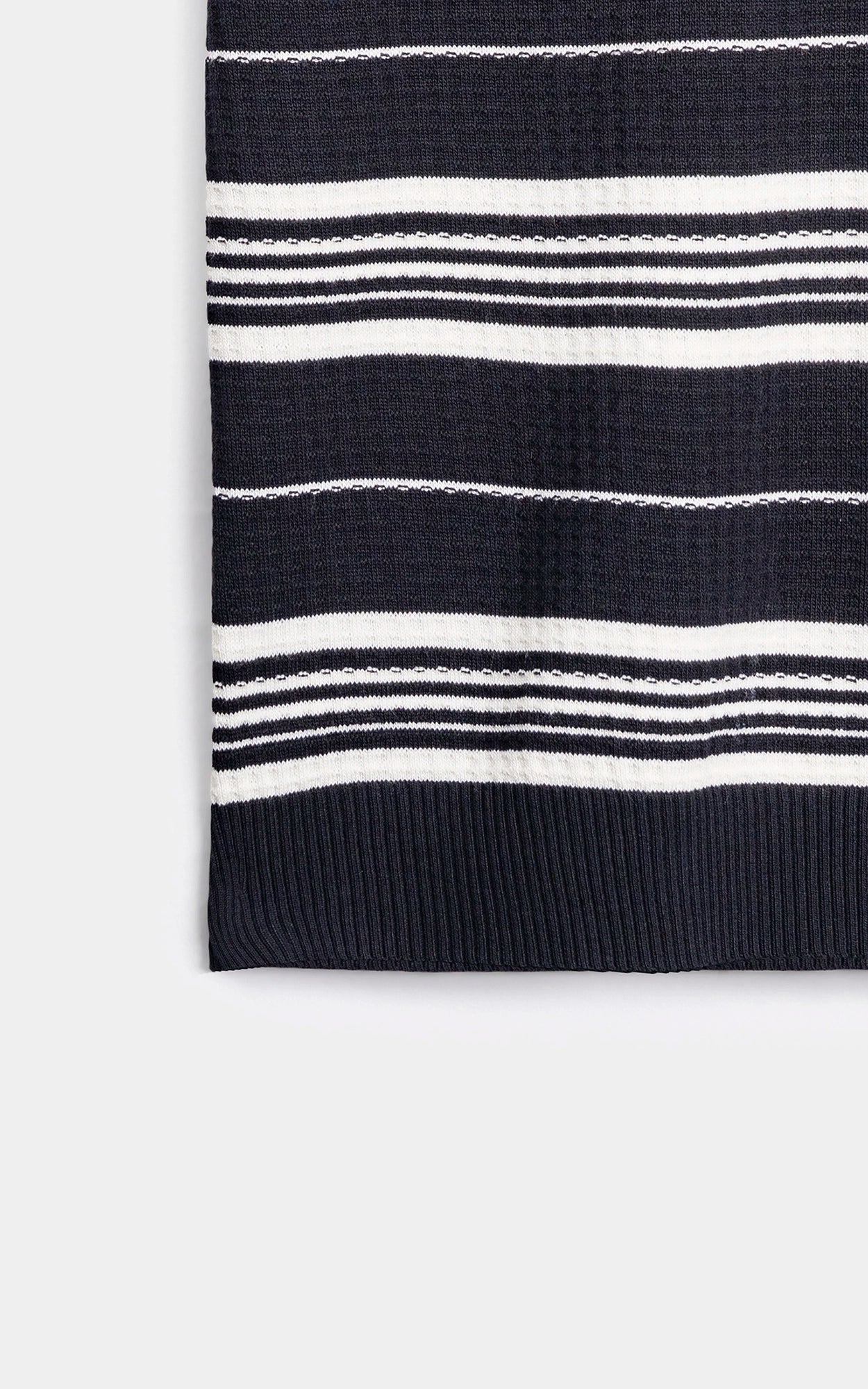 SWEATER KNIT HORIZONTAL STRIPED POLO SHIRT BLACK