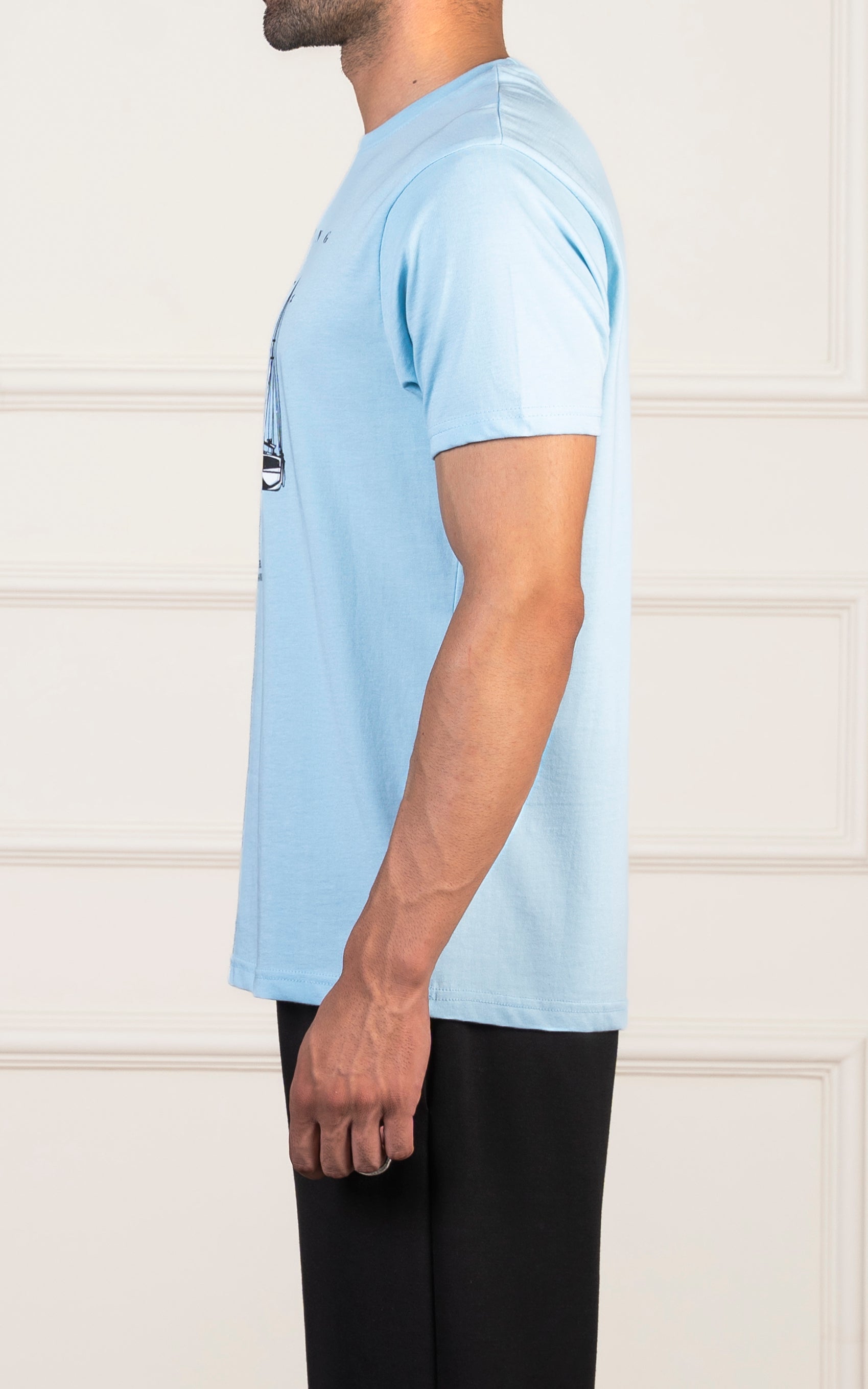 REGULAR FIT GRAPHIC T-SHIRT SKY