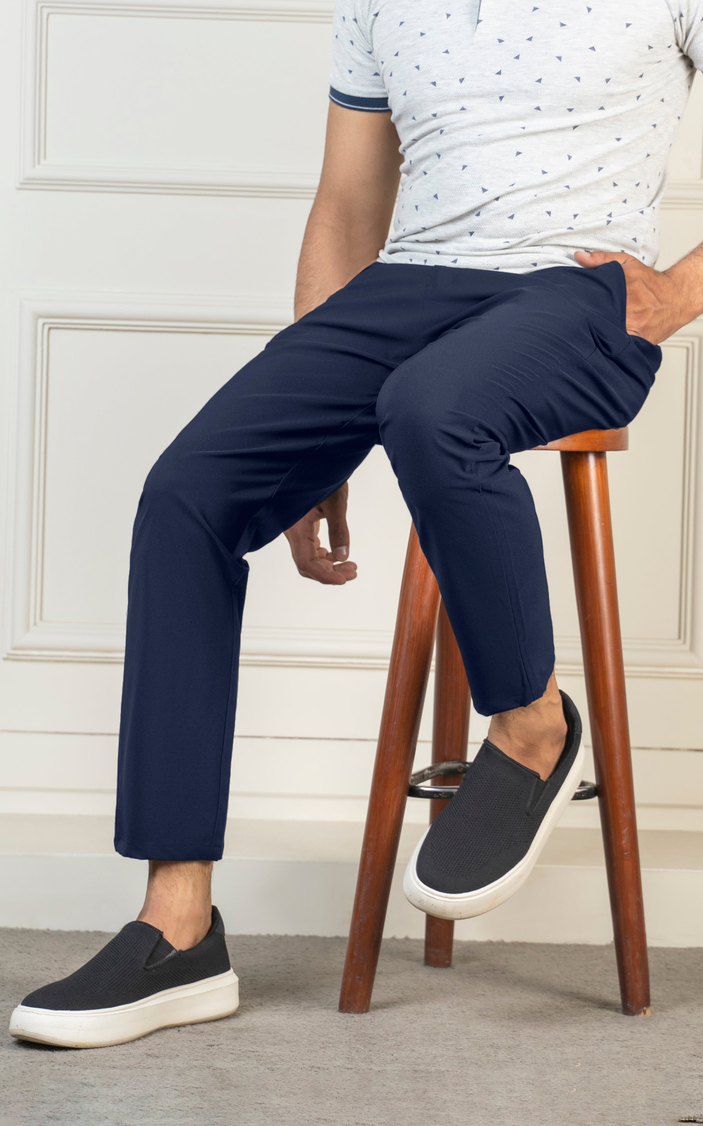 RELAX FIT TRAVEL PANT NAVY