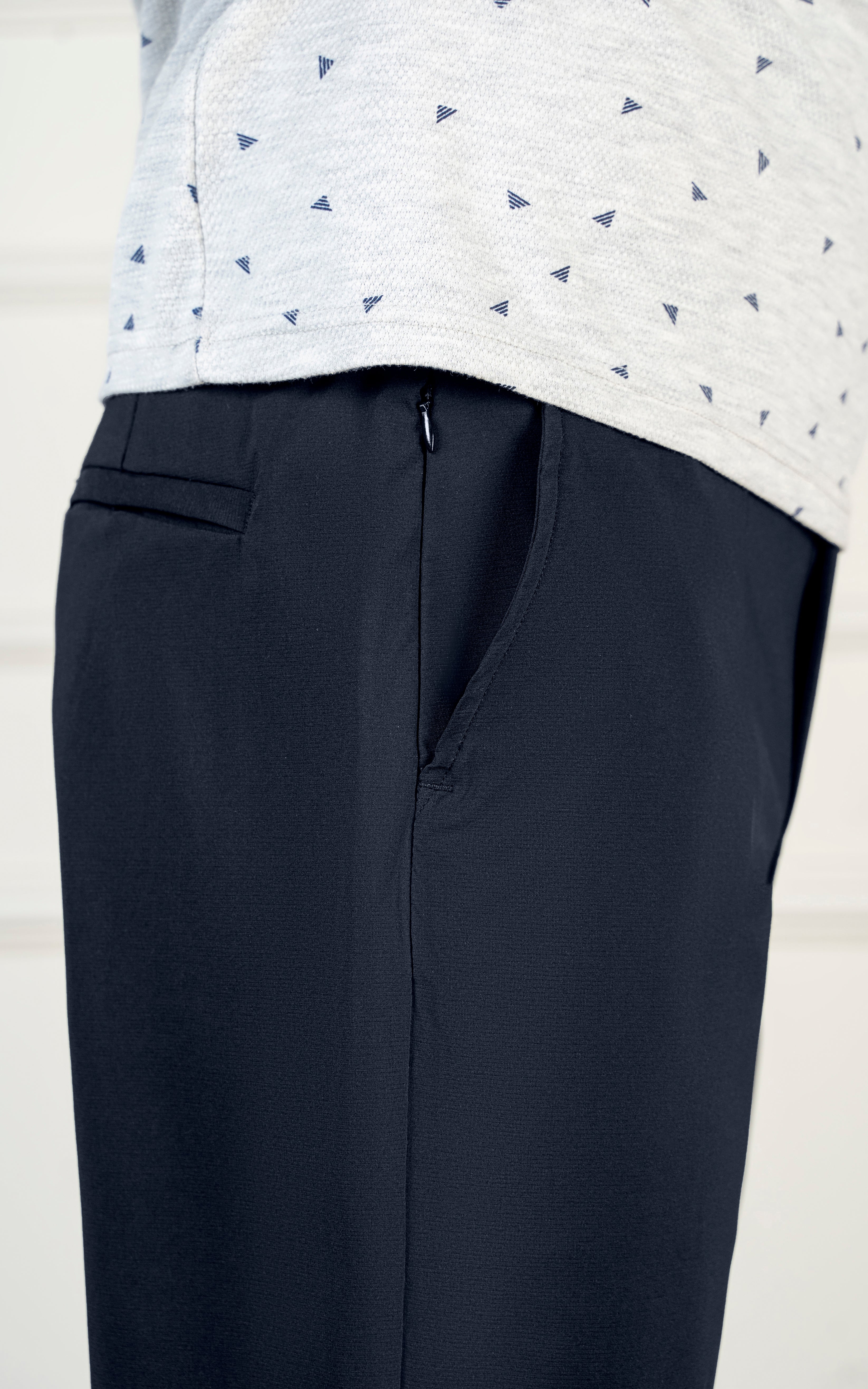 RELAX FIT TRAVEL PANT NAVY