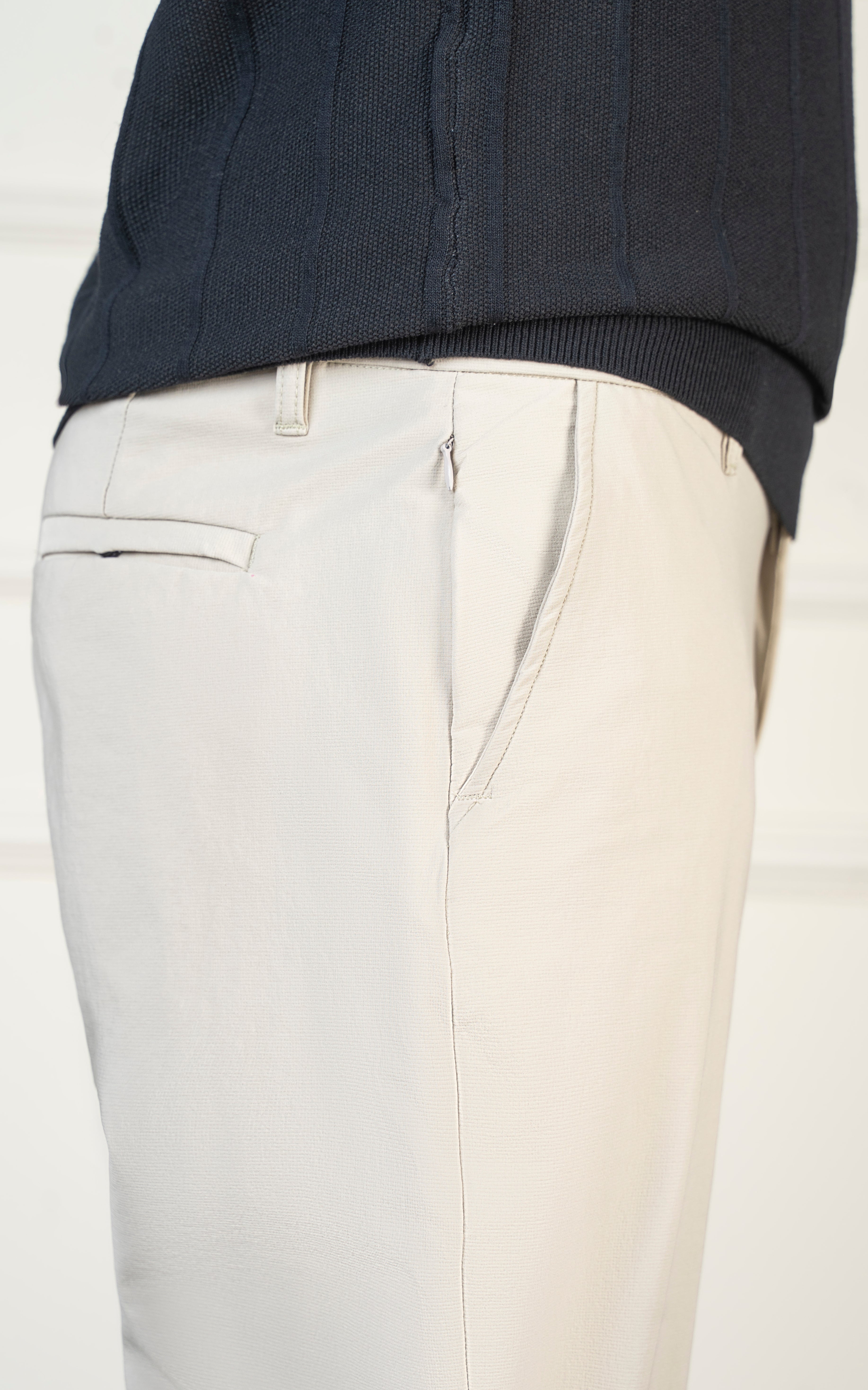 RELAX FIT TRAVEL PANT LIGHT KHAKI