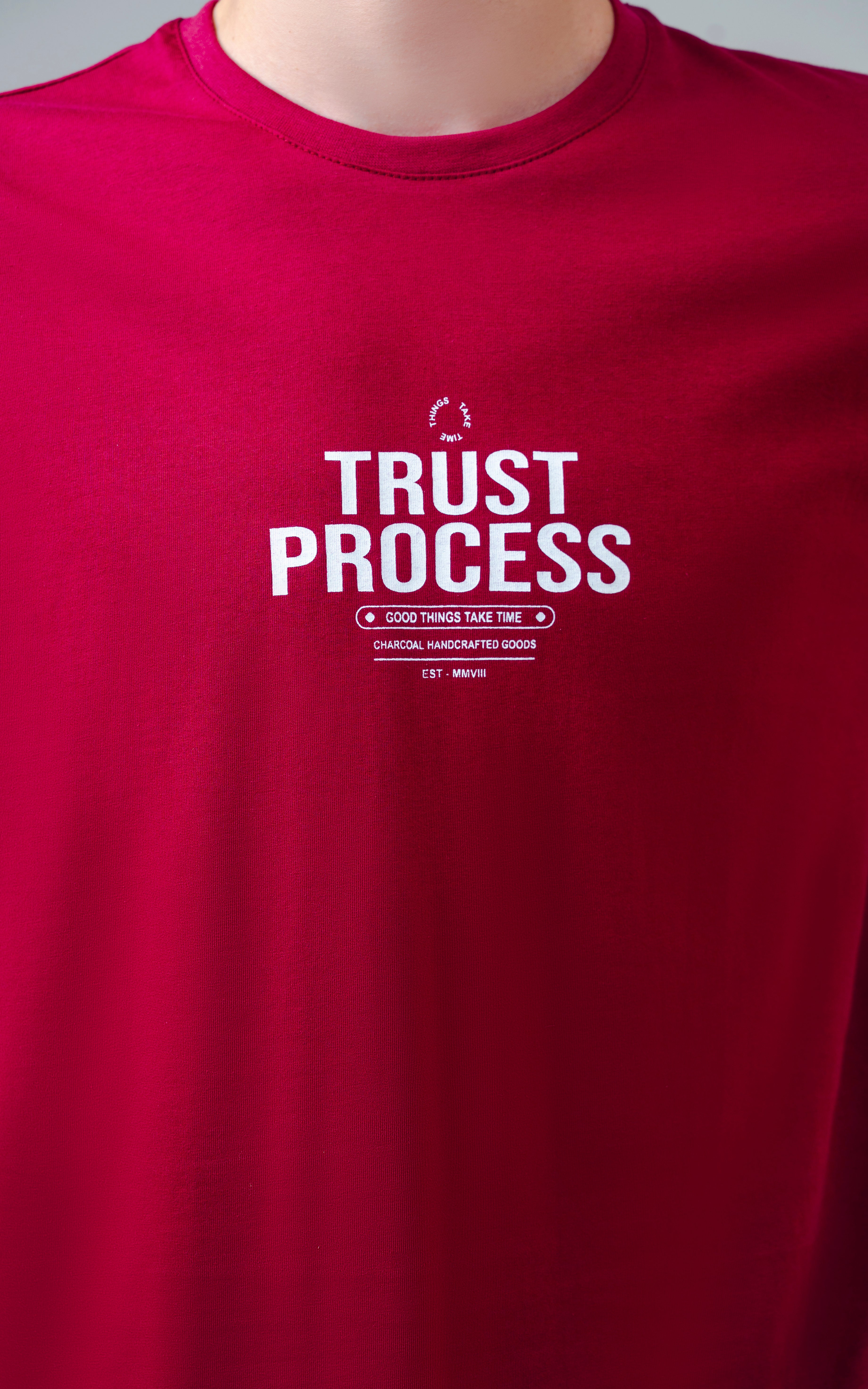 REGULAR FIT GRAPHIC T SHIRT MAROON
