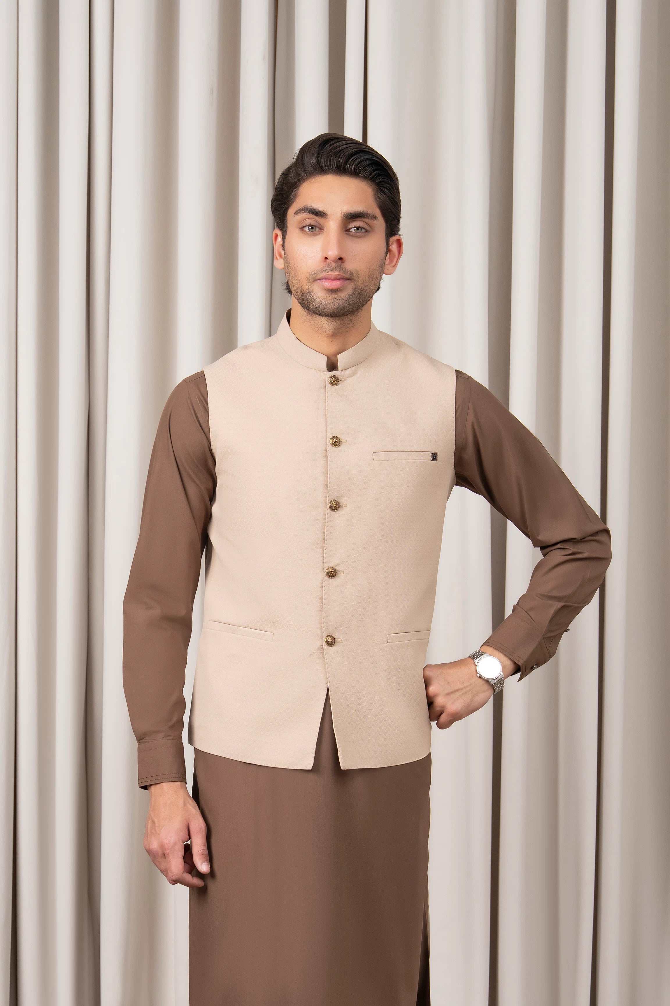 DOBBY TEXTURED WAISTCOAT | SIGNATURE COLLECTION LIGHT BEIGE