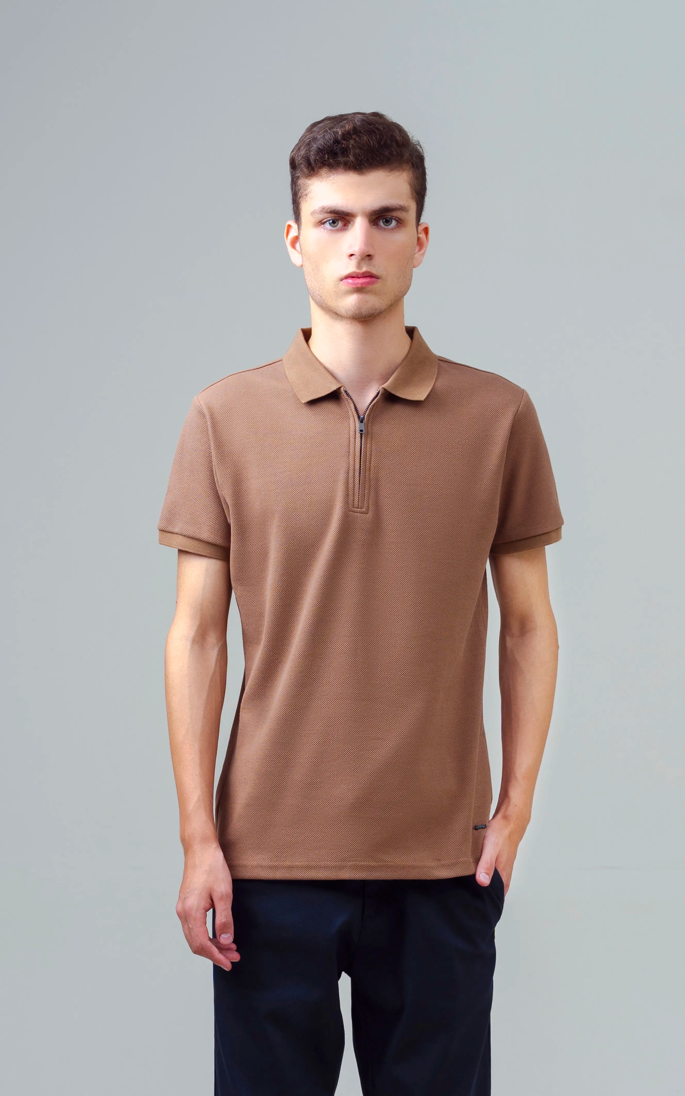 TEXTURED ZIPPER POLO DARK KHAKI