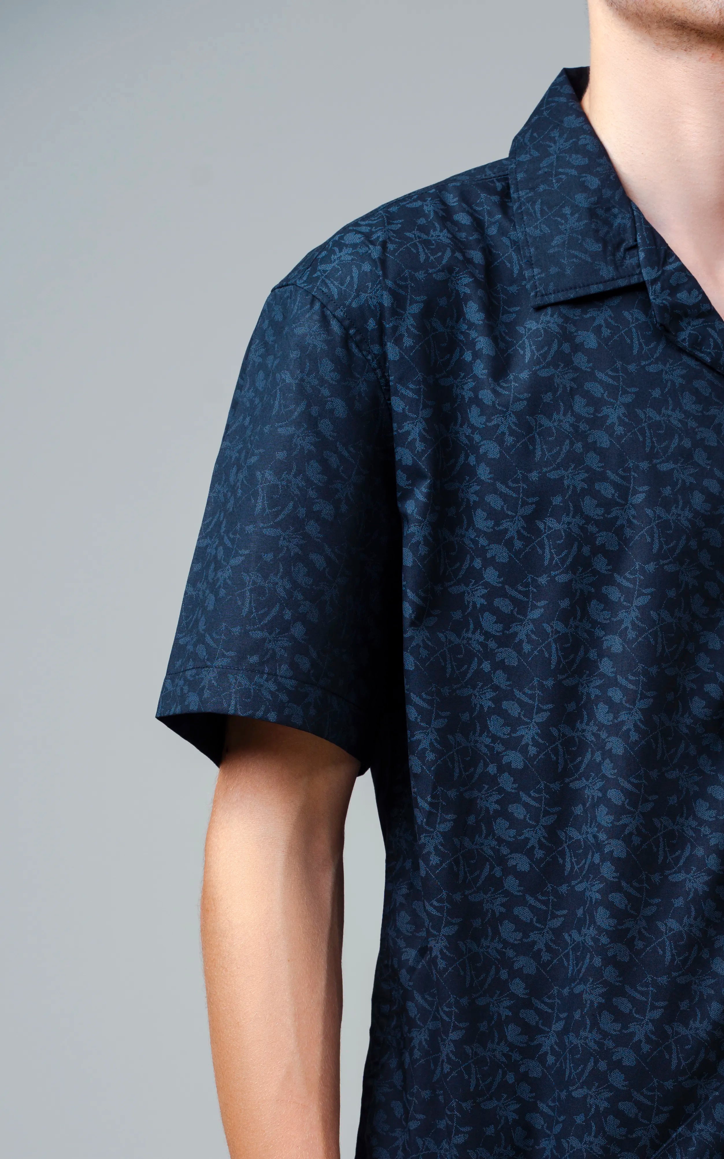 CUBAN COLLAR SHORT SLEEVES SHIRT BLACK PRINTED