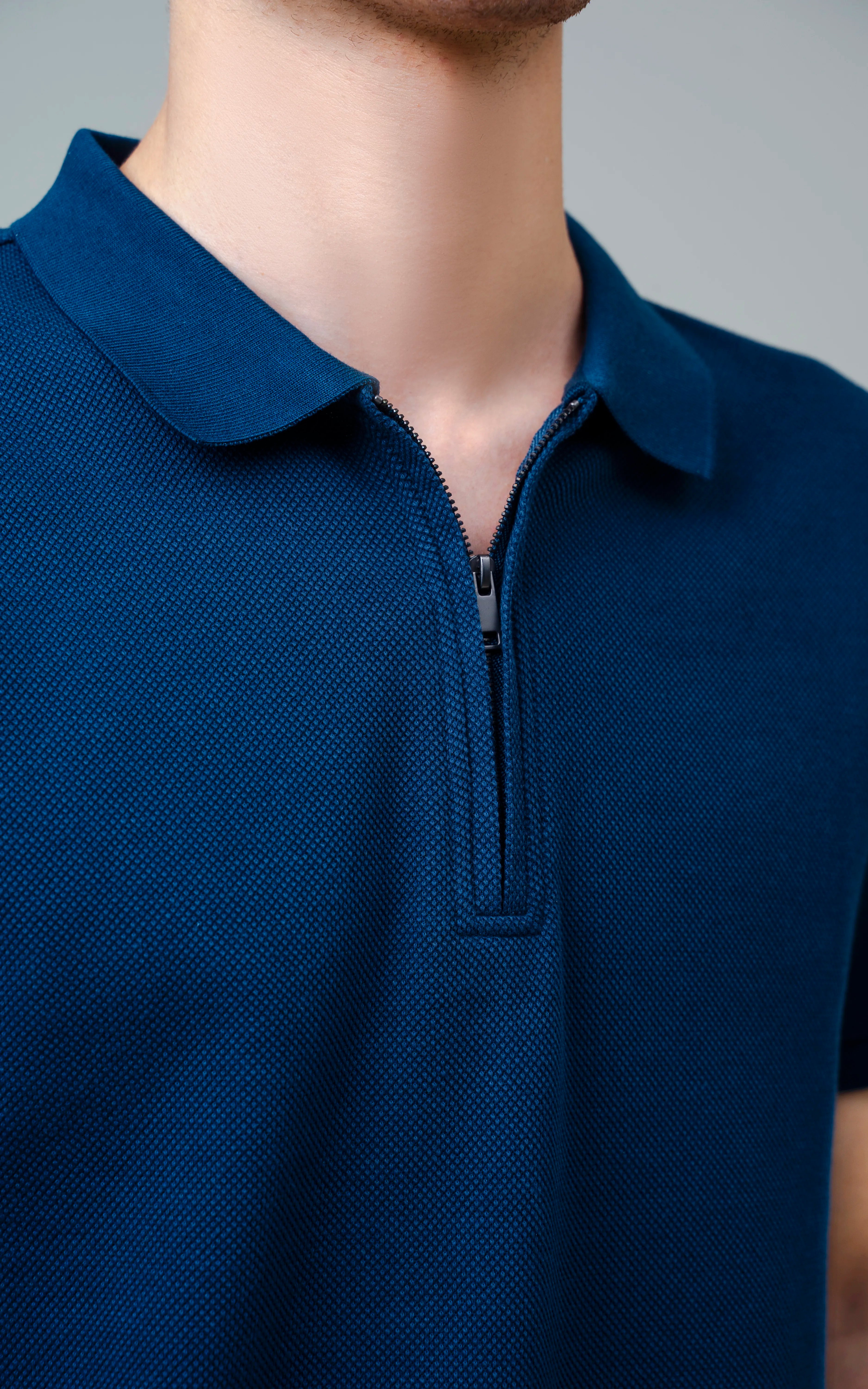 TEXTURED ZIPPER POLO NAVY