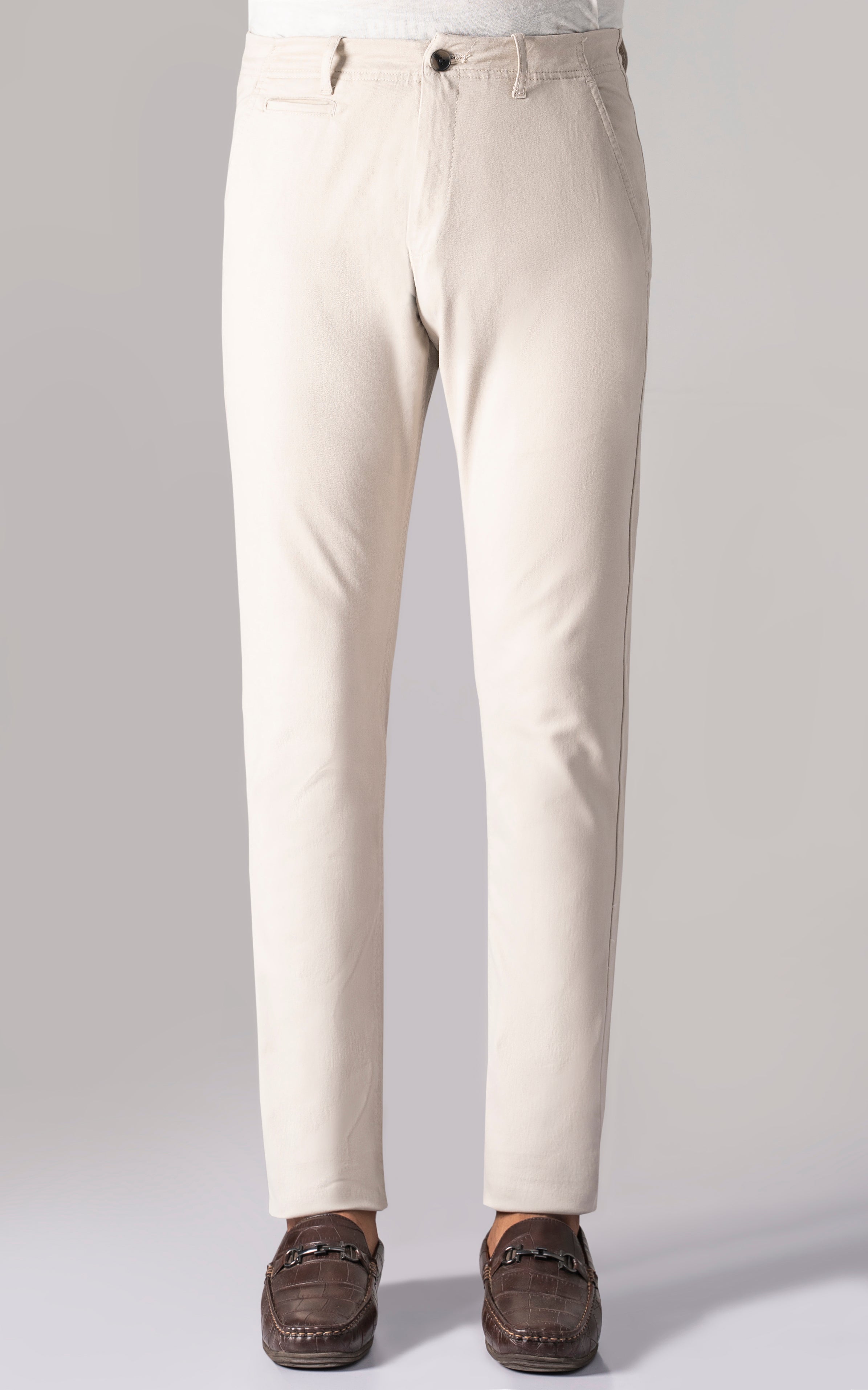 Ecru casual pants with cross pockets, button fly, straight slim legs