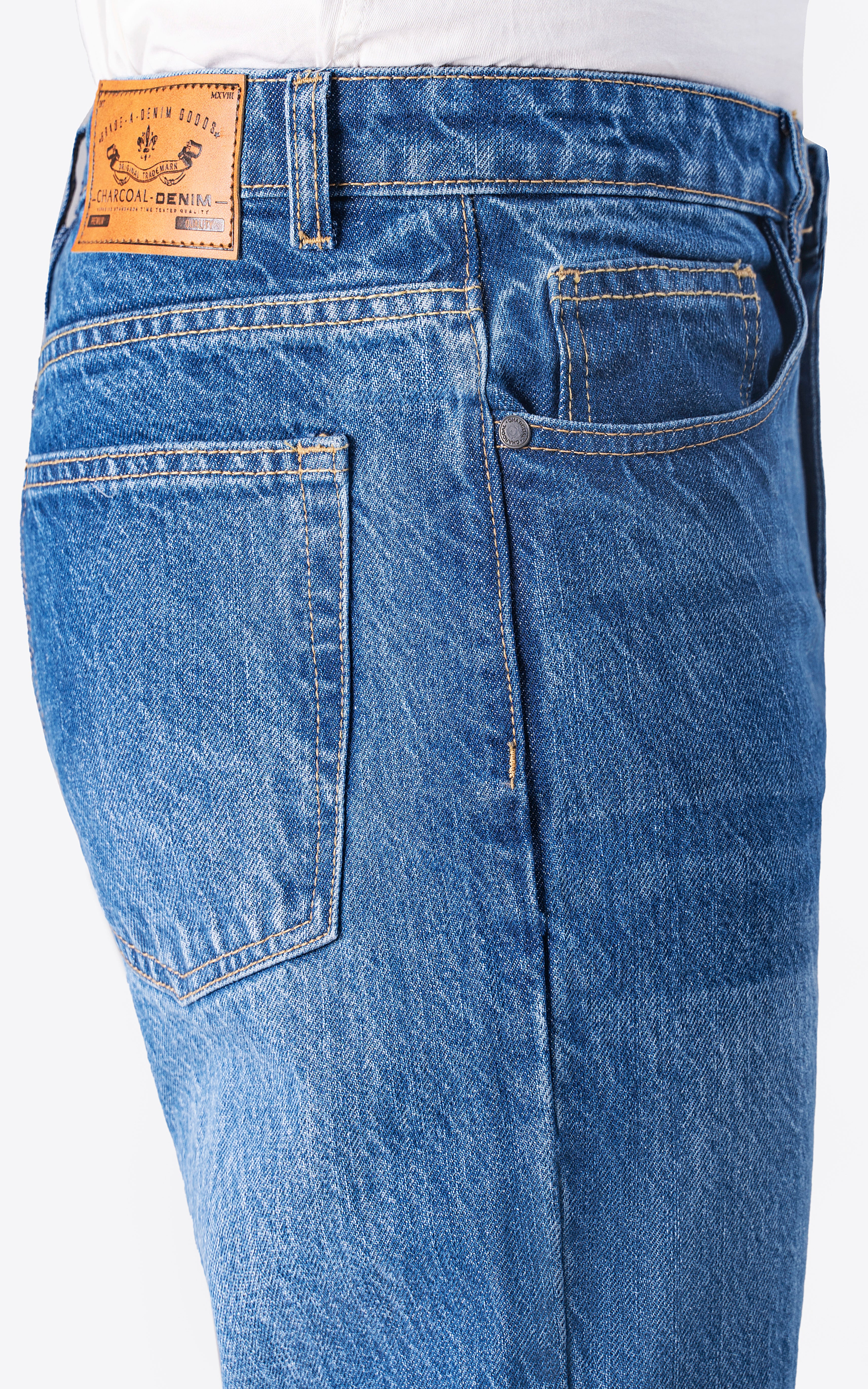 STRAIGHT FIT JEAN LIGHT BLUE