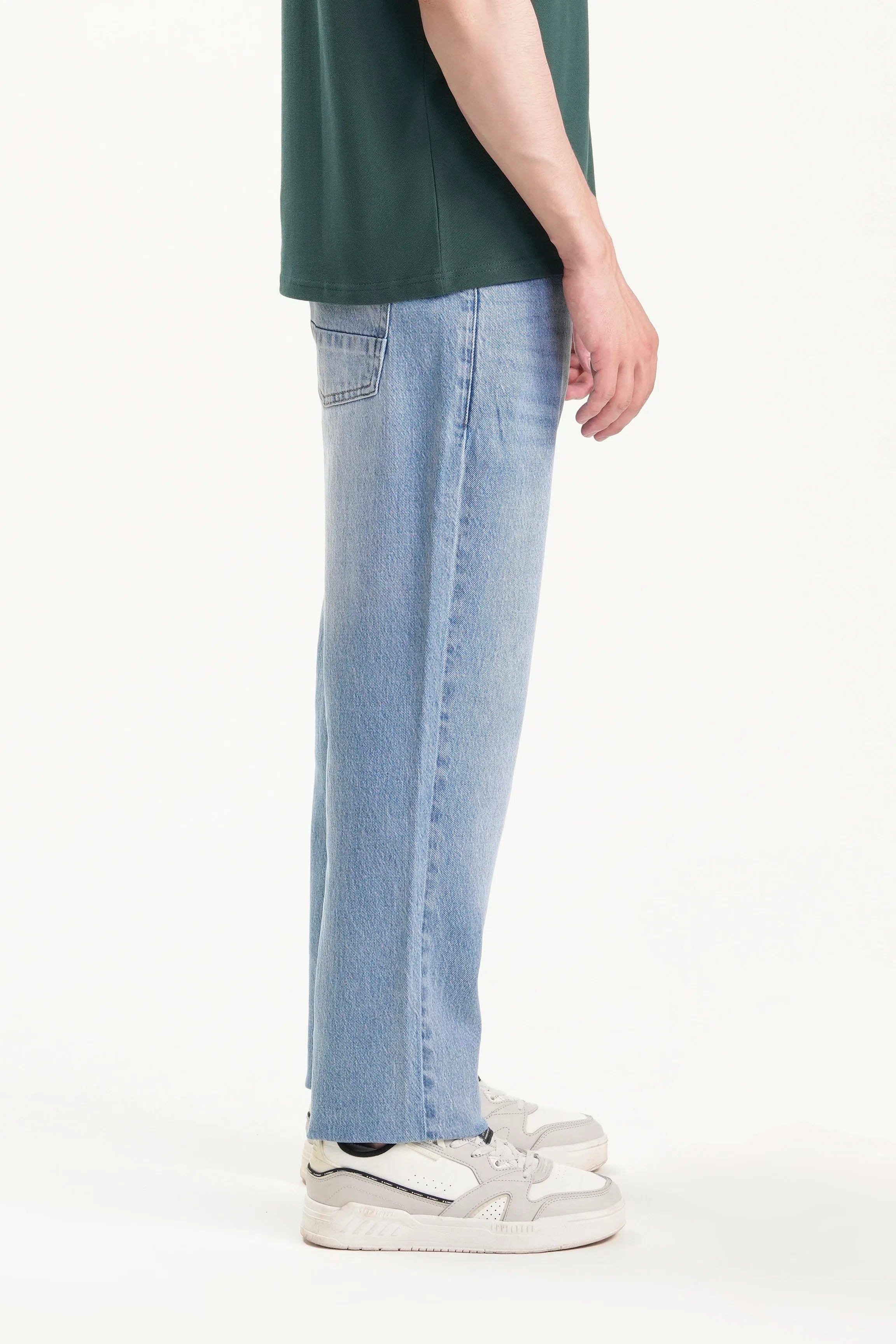 JEANS STRAIGHT FIT LIGHT BLUE