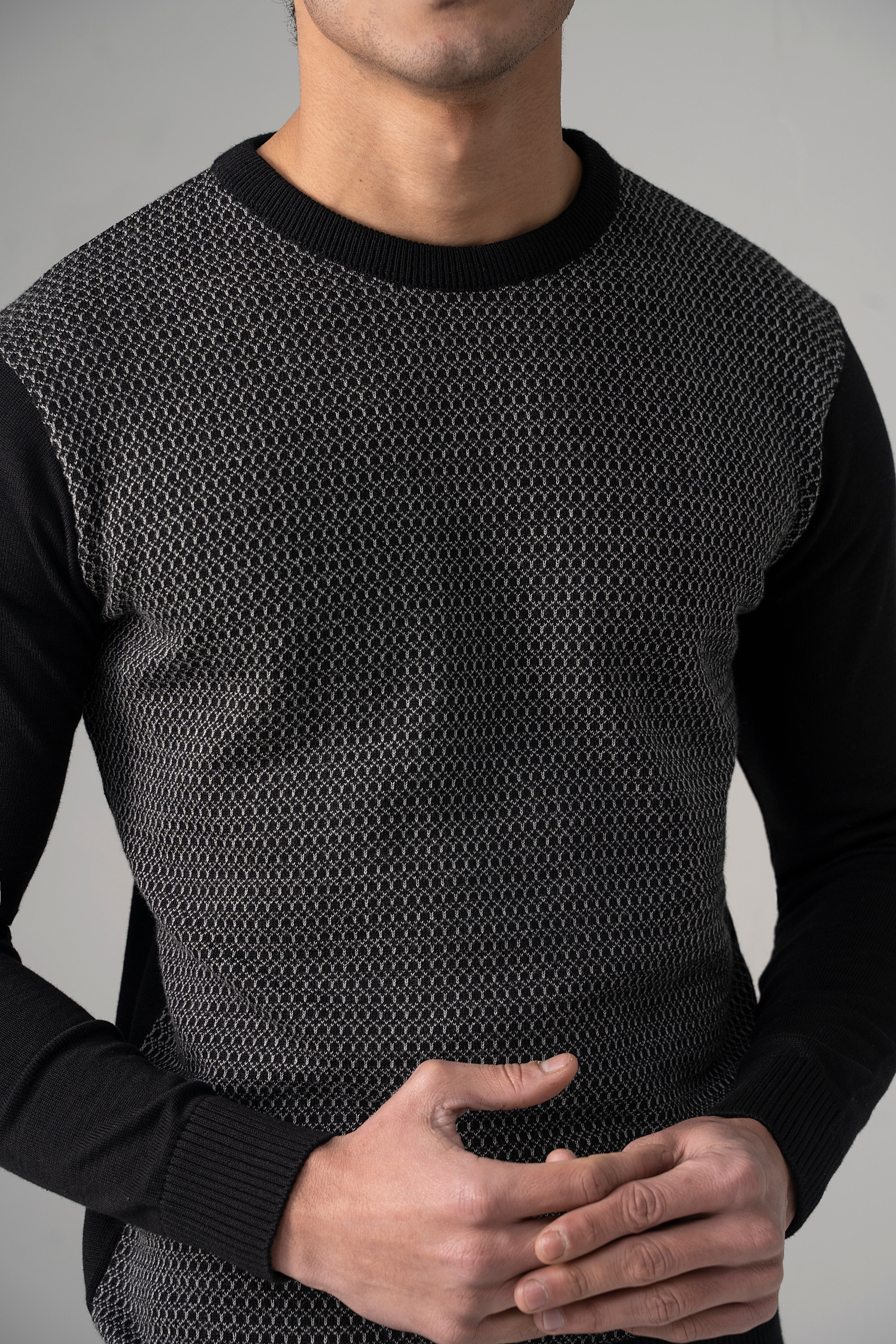 TEXTURED CREW NECK SWEATER BLACK